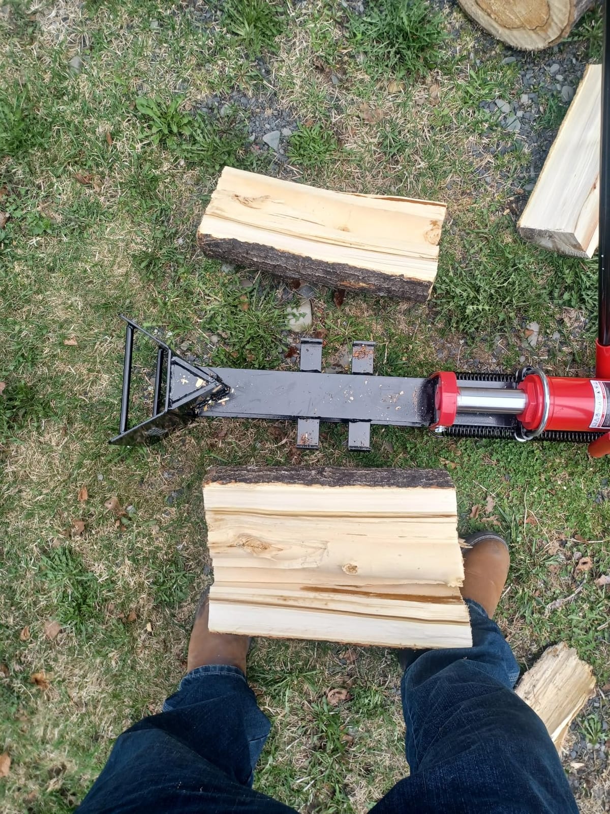 GarveeTech 12 T Hydraulic Log Splitter Wood Cutter, Manual Log Splitter with Horizontal Full Steel Beam & Built-in Wheel customer photo 1