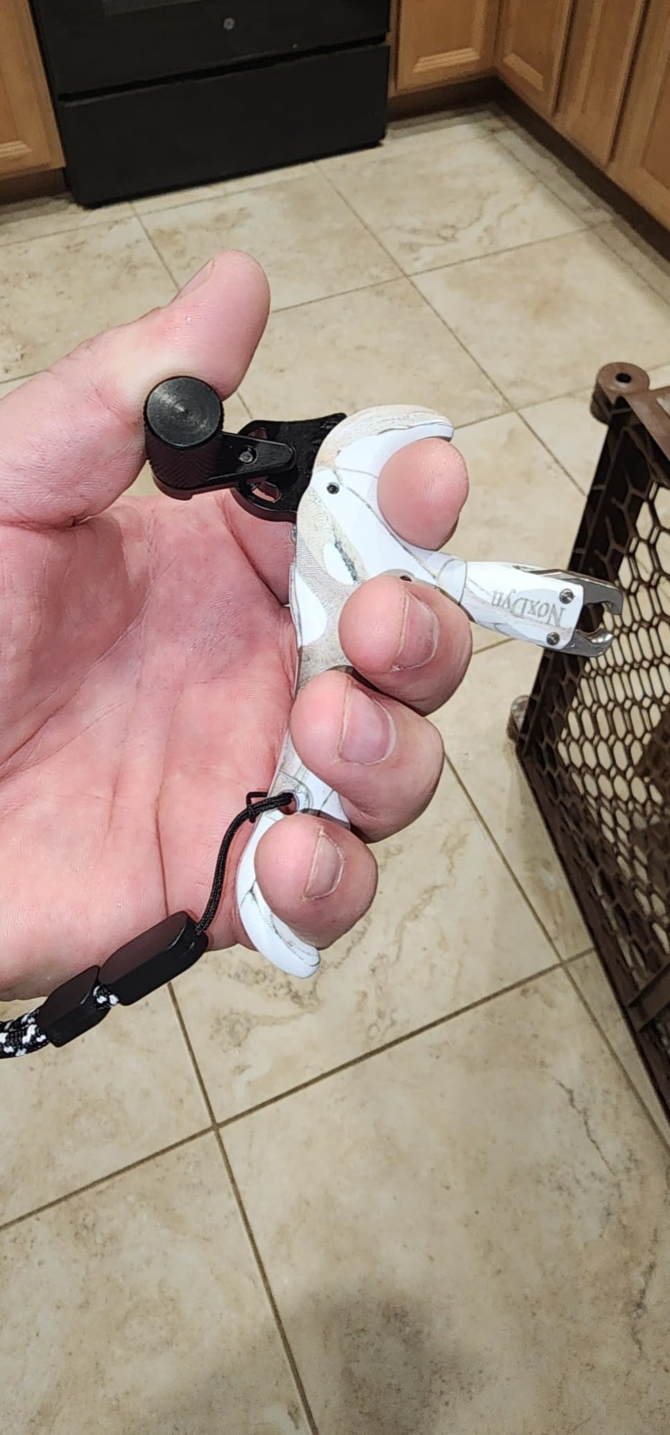 Archery Bow Release for Compound Bow, 4-Finger Adjustable Sensitivity Thumb Release Aid, 360° Rotatable Head for Hunting and Target Practice customer photo 1