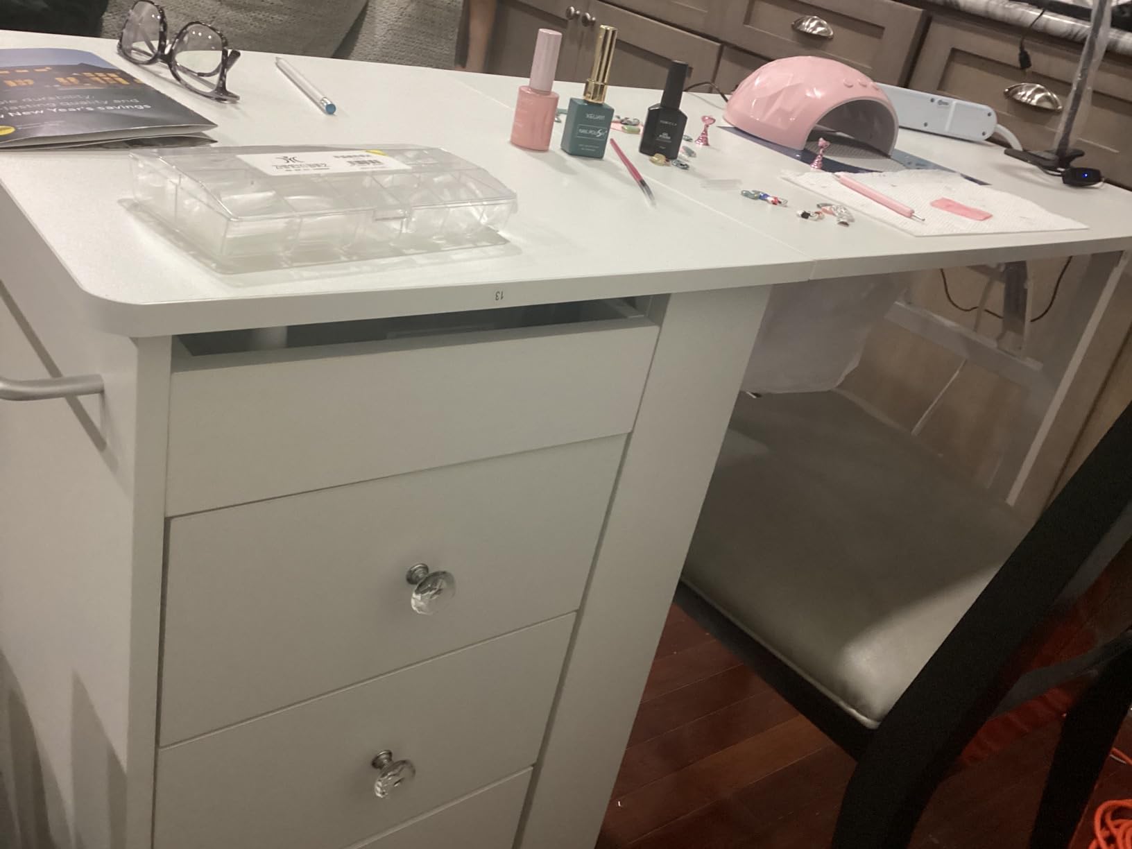 Foldable Nail Table with Dust Collector, Manicure Desk for Nail Tech, with LED Lamp, Wrist Rest, Rolling Nail Table for Salon, Home Beauty Workstation, Compact Nail Station with Storage (Black) customer photo 1