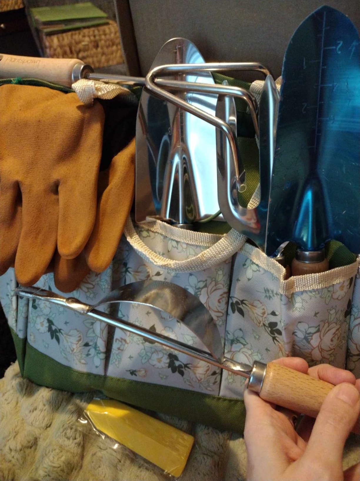 Garden Tools Set 8 PCS Heavy Duty Stainless Steel Gardening Tools for Women | Ergonomic Gardening Hand Tools with Rust Proof Hand Trowel, Pruner, Weeder, Garden Hand Rake with Tote Bag and 15 Plant Tags customer photo 1