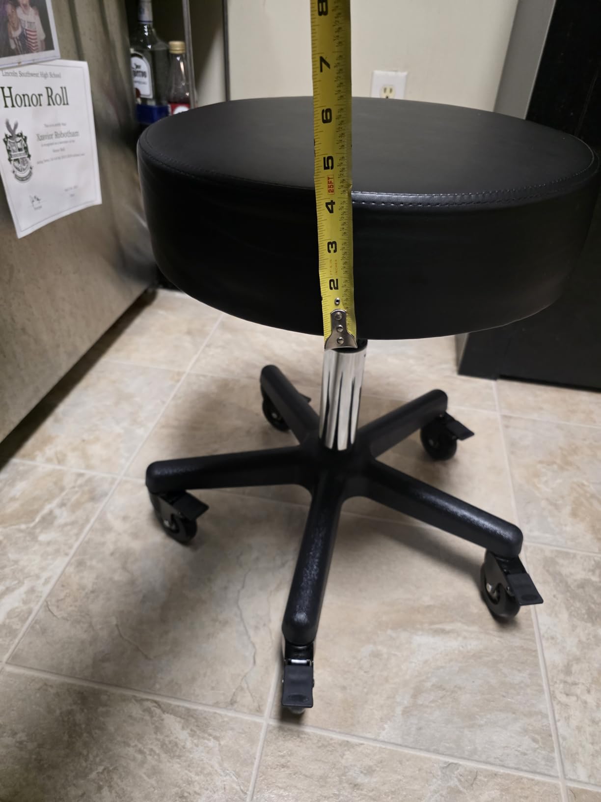 VEVOR Rolling Stool with Wheels, 450 LBS Weight Capacity Round Rolling Stool Chair, Height Adjustable Thickened PU Leather Swivel Stool for Salon, Spa, Massage, Tattoo, Clinic, White customer photo 1