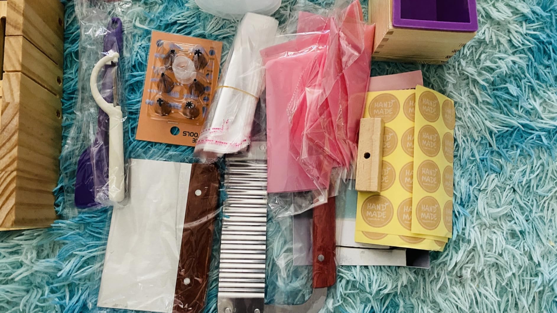 Artcome Soap Making Kit - Complete DIY Soap Making Supplies with 42oz Silicone Loaf Mold, Wooden Cutting Tools, Honeycomb Molds, Measuring Cups & More for Crafting Handmade Soaps customer photo 1