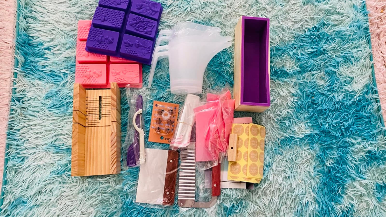 Artcome Soap Making Kit - Complete DIY Soap Making Supplies with 42oz Silicone Loaf Mold, Wooden Cutting Tools, Honeycomb Molds, Measuring Cups & More for Crafting Handmade Soaps customer photo 2