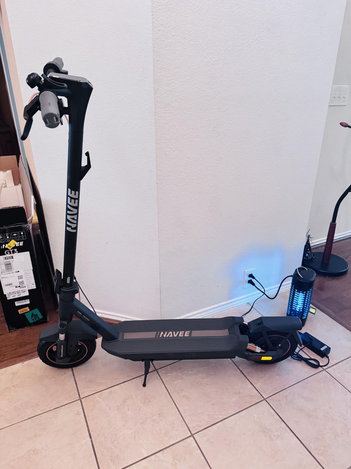 NAVEE GT3/ST3/GT5 Series Electric Scooter, 20/25 MPH Top Speed, 30-55.9 Miles Max Range, 1000-1638W Motor with Dual Suspension, 10