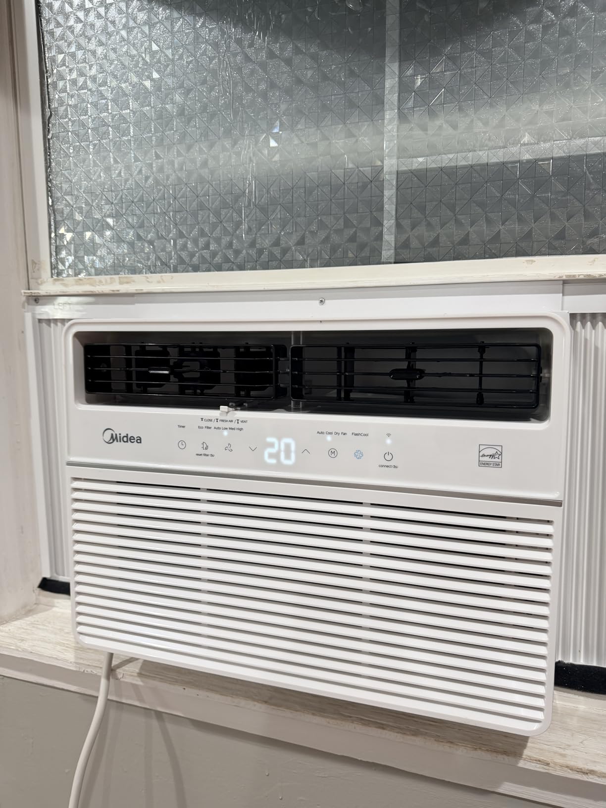 Midea 12,000 BTU Smart Inverter 115V Window Air Conditioner, 550 Sq Ft | Smart Control With App and Alexa Compatibility, Energy Saving Inverter Technology, Quiet, Remote control, Easy Installation customer photo 2
