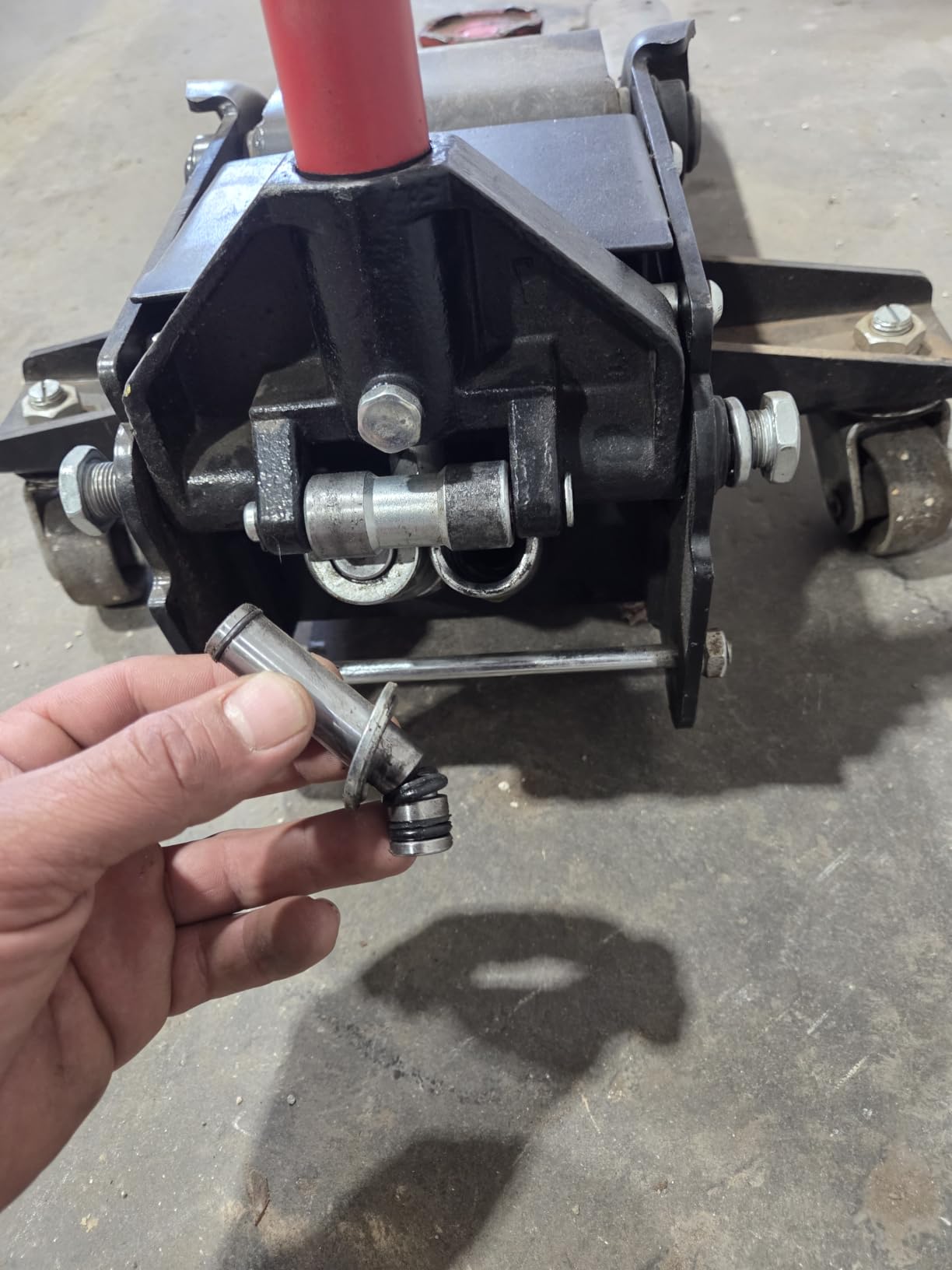 5-Ton (11000lbs) Low Profile Hydraulic Super Heavy-Duty Steel Floor Jack with Dual Pistons Quick Lift Pump, Home and Workshop Car Maintenance for Various Vehicles (Red, 5 Ton Low Profile) customer photo 2