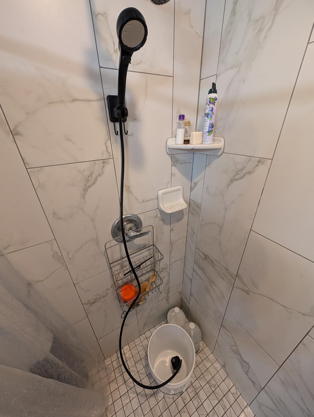 vignuto Portable Shower for Camping, Rechargeable Camping Shower Pump with LED Display of Battery Level and Temperature customer photo 1