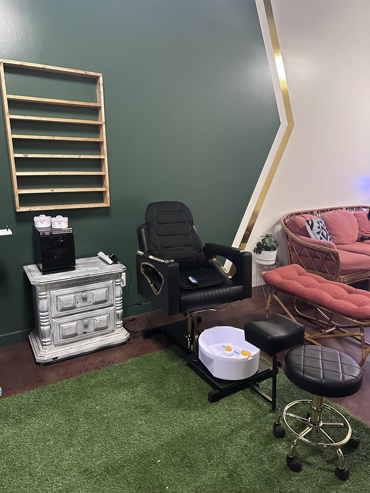 Reclining Spa Pedicure Chair, Pedicure Station No Plumbing for Nail Tech | 360 Degree Swivel, Equipped with Hydraulic Pump, Rolling Pedicure Stool, Adjustable Footrest, Suit for Beauty Spa Salon, Black Gold customer photo 2
