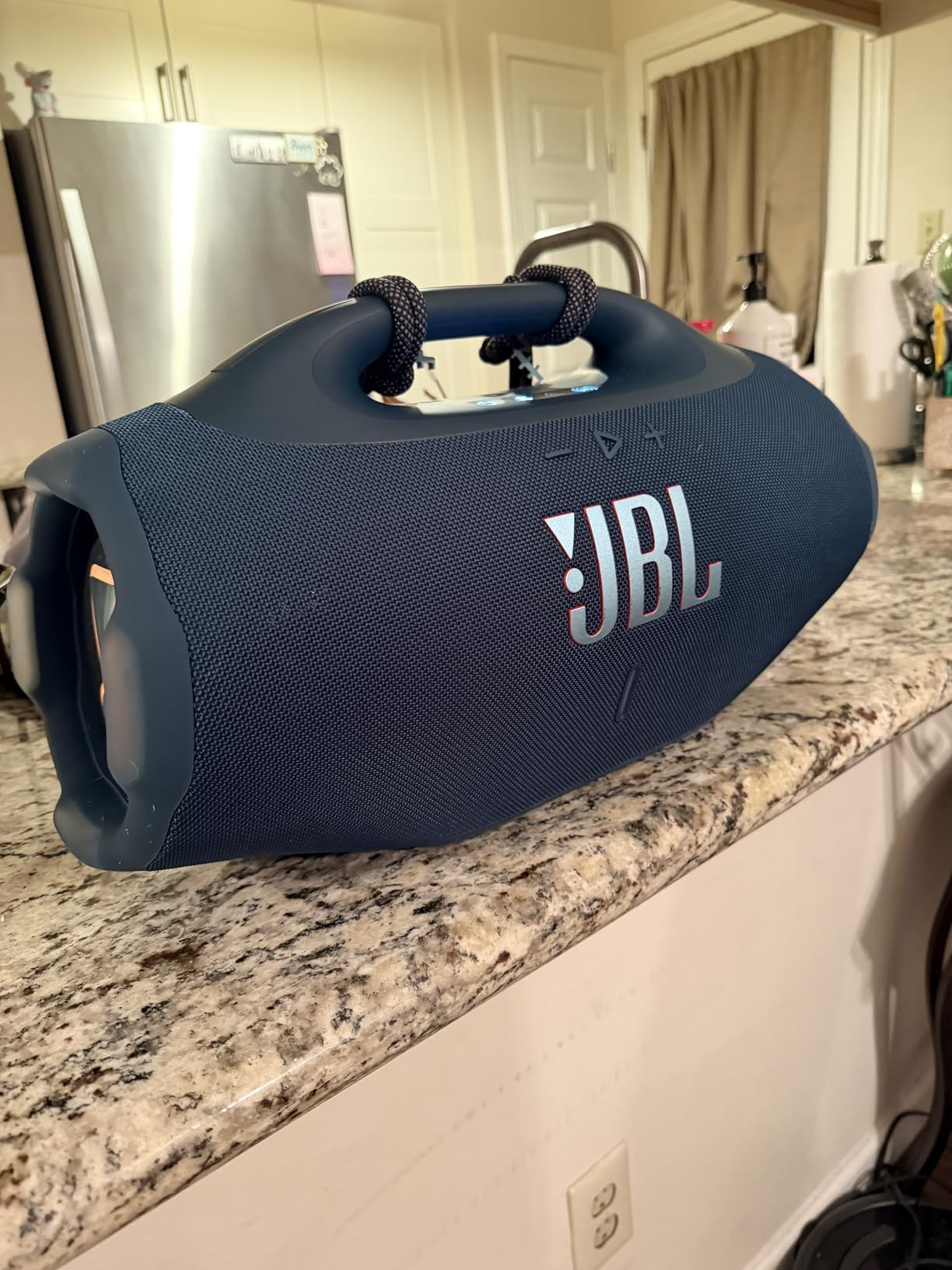 JBL Boombox 4 Portable Bluetooth Speaker, Waterproof, Deep Bass - Black | Up To 34 Hours Playtime, IP68 Dustproof, AI Sound Boost For Louder Clearer Audio, Ideal For Beach, Pool, Boat And Outdoor customer photo 1