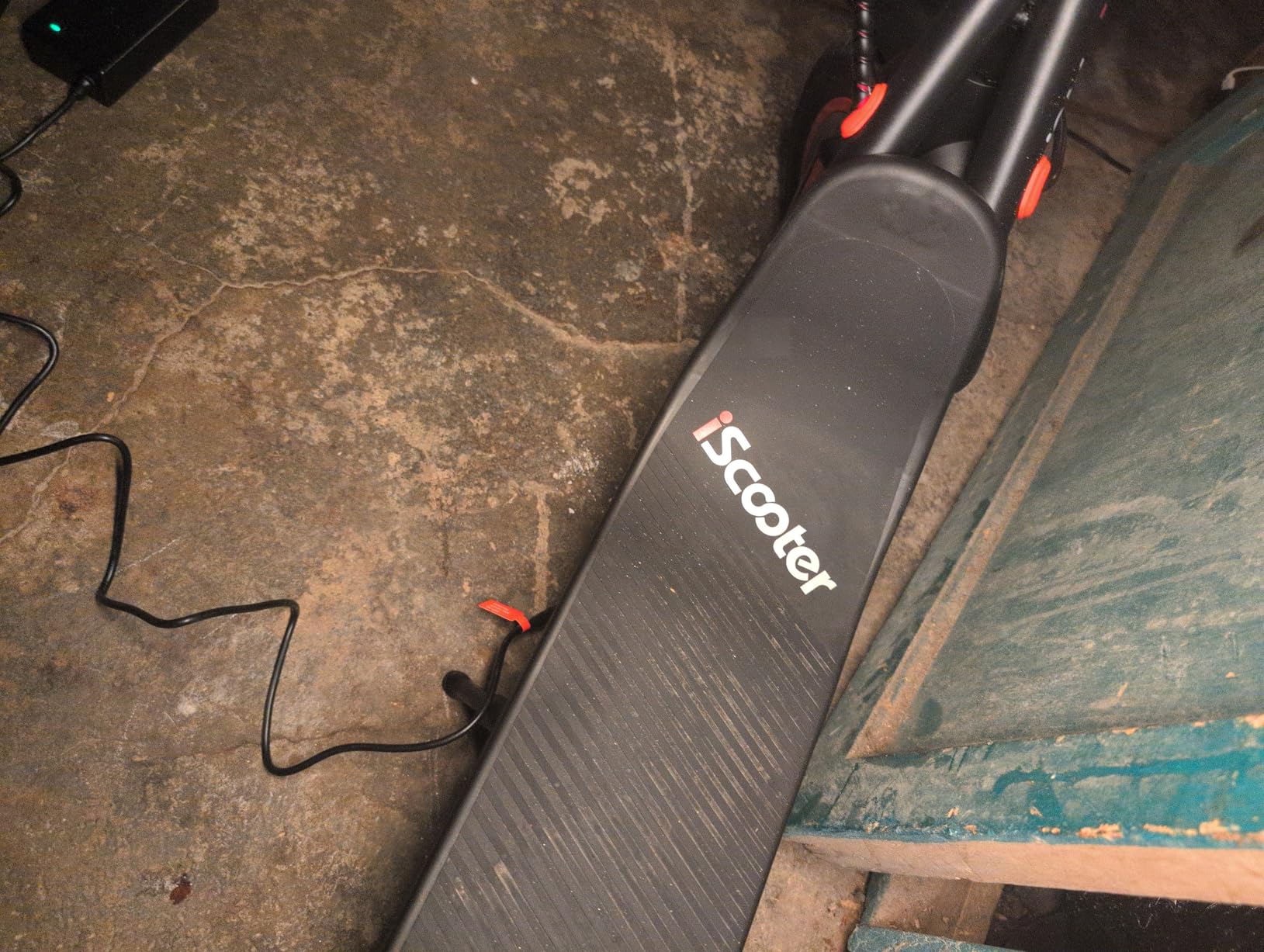 iScooter Electric Scooter for Adults&Big Kids, Portable Foldable E-Scooter | Cruise control, Smart App, dual braking, LED lights, and pneumatic tires for smooth campus, city, and daily rides customer photo 2