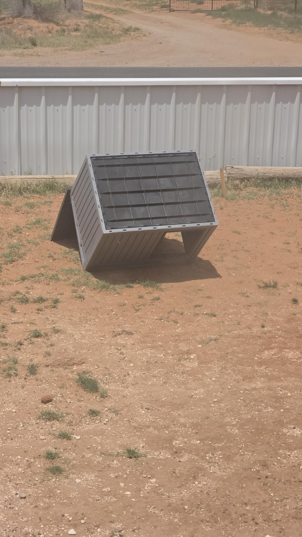 Fancyango Large Dog House for Indoor & Outdoor - Weatherproof & Removable Roof, Fits Small to Large Dogs (42.8