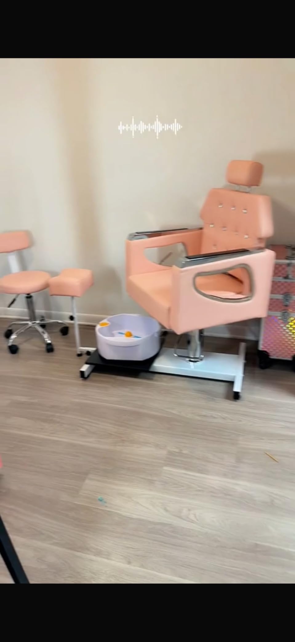 Pedicure Chair for Nail Tech, No Plumbing Pedicure Station | Hydraulic Lifting | 135 Degree Reclining | Bubble Massage | PU Leather | 450 lbs | Ideal for Nail Techs Salon Spa customer photo 2