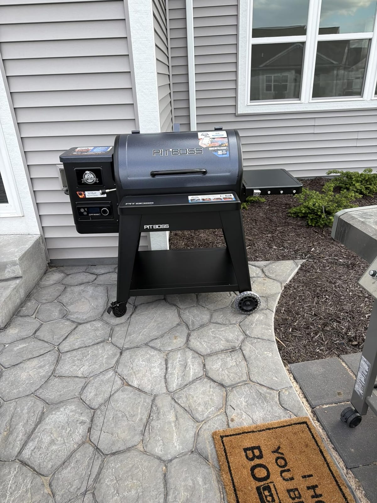 Pit Boss 1600 Navigator Series WiFi & Bluetooth Wood Pellet Grill & Smoker, Flame Broiler and Touchscreen Controller, 1,593-Sq. in. Cook Space, 180°F to 500°F Temp Range, Meat Probe, 30 lb. Hopper customer photo 2