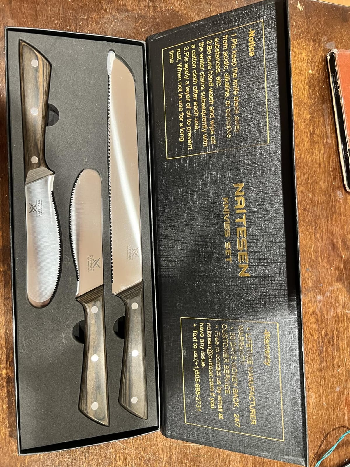 Naitesen 2PCS Serrated Bread Knife Set, Razor Sharp for Homemade Bread Slicing Cutting Baguette, Sourdough Bread, Bagels, Cake Gifts for Men Women customer photo 1