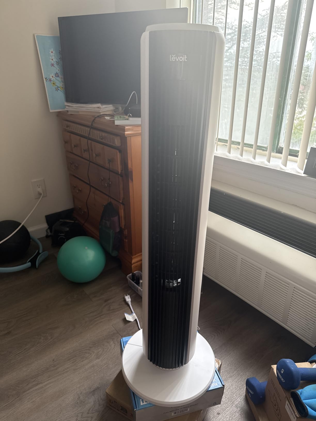 Levoit Tower Fan for Bedroom, 1472 CFM Fans that Blow Cold Air, 22dB Quiet | Standing Fan with 90° L&R Oscillation, 60° U&D Airflow, 5-Speed 4 Modes with Temp Sensor, 12H Timer, Remote Control, 42 inch customer photo 2