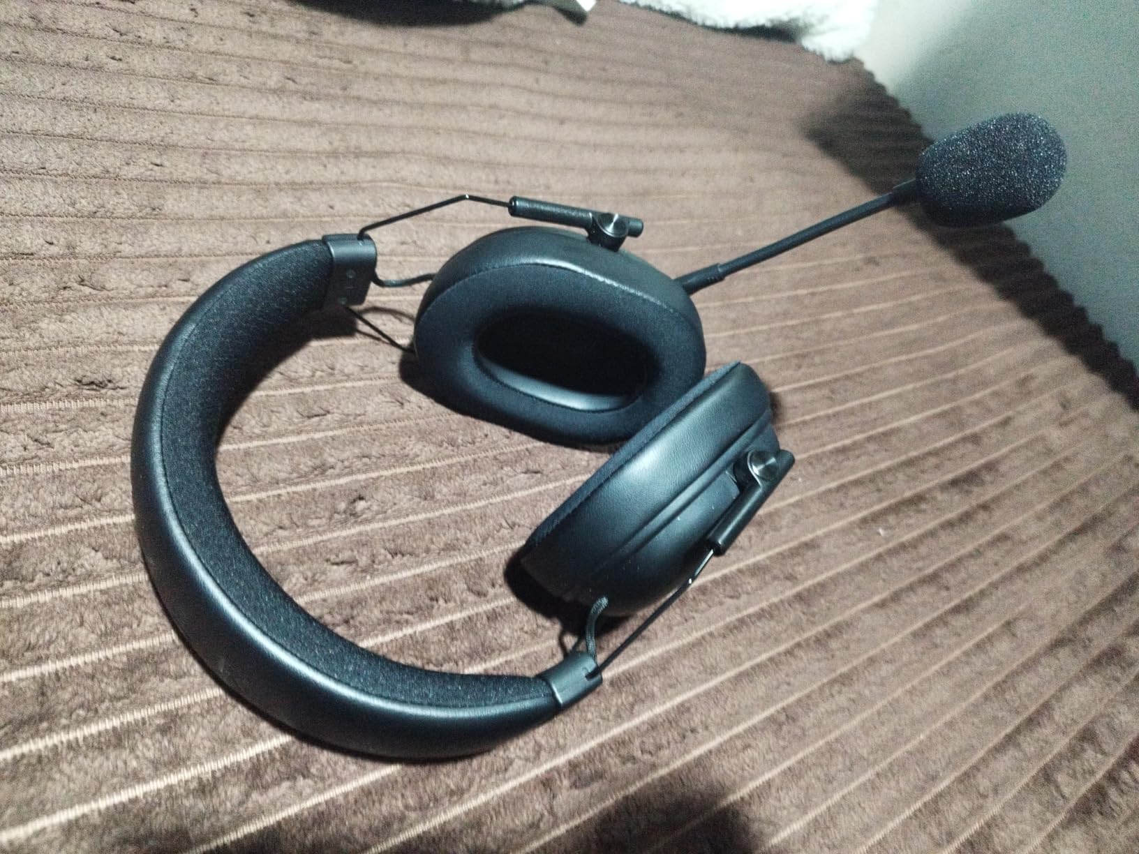 Razer BlackShark V3 Wireless PC Gaming Headset, 70 Hr Battery, 50mm Drivers, Super Wideband Mic, 2.4 GHz, Bluetooth customer photo 1
