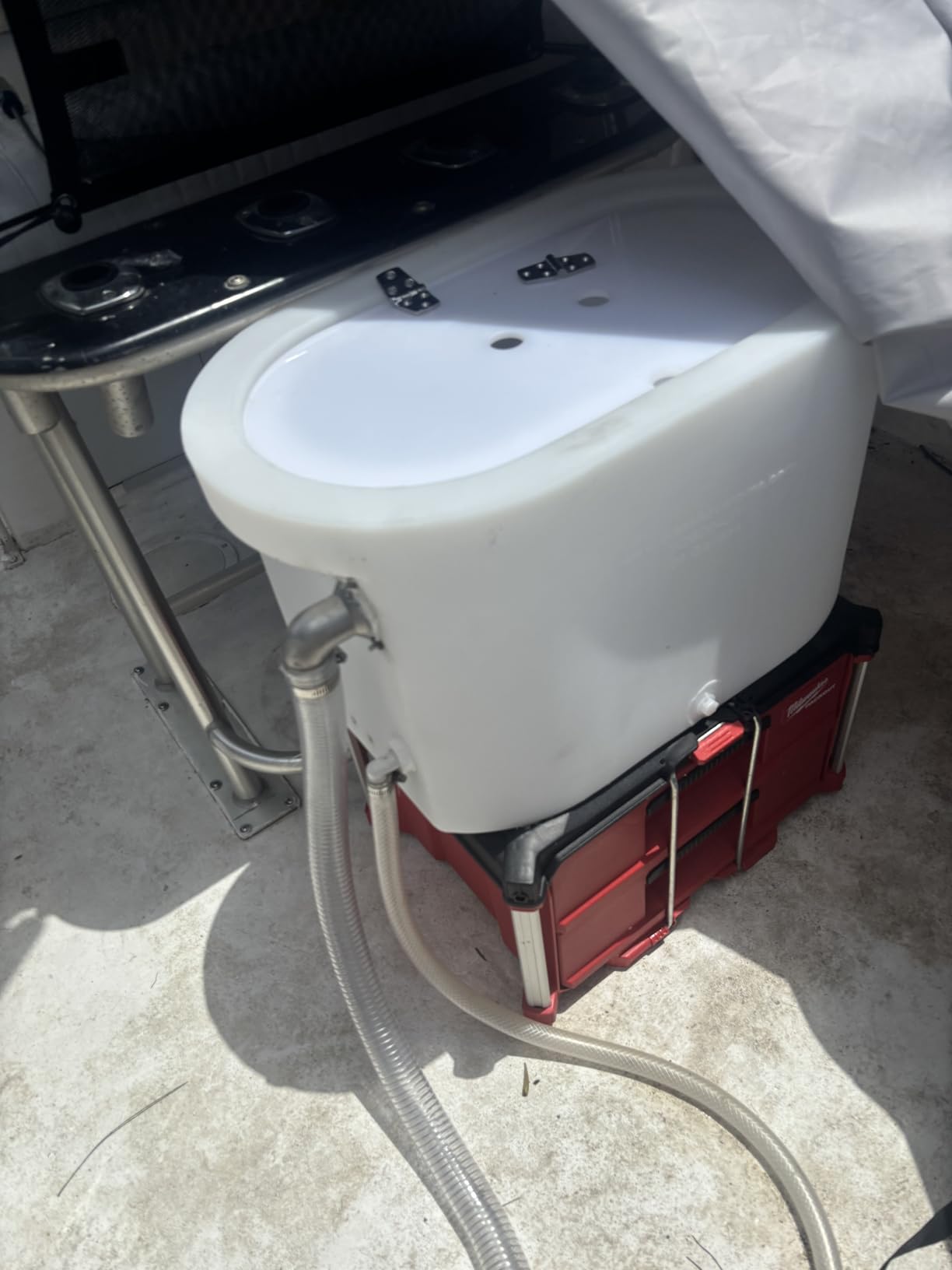 Marine T-2600-LW 26 Gallon Livewell/Baitwell for Live Fishing Bait, and Keeping Caught Fish Alive. Use on Fishing Boat, Pontoon Boat, Piers, and Fishing Docks, and for Shore Fishing. customer photo 1