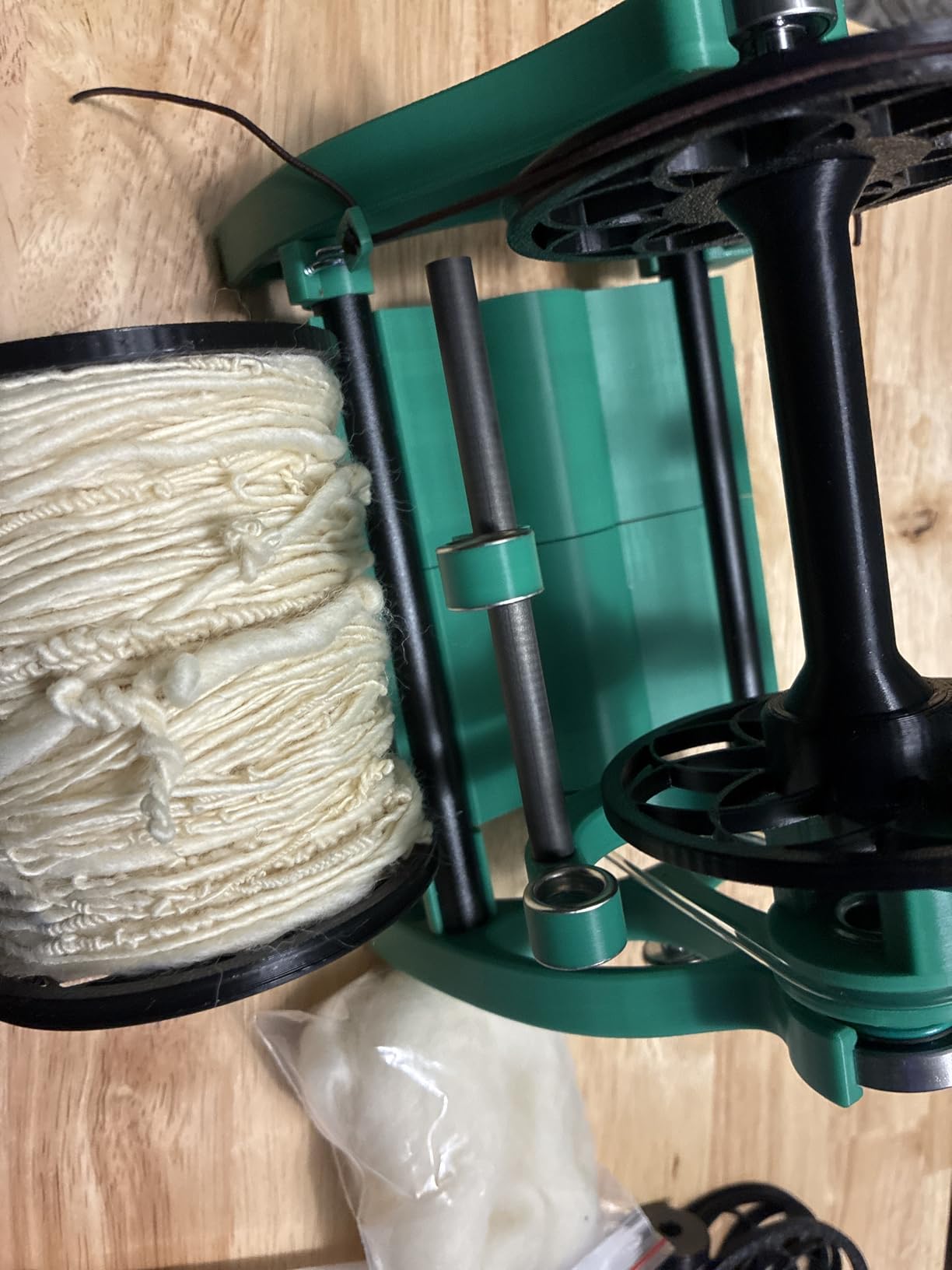 Electric Yarn Spinner Winder Spinning Wheel for Wool with 3 Bobbins, Small Yarn Winder with Forward & Reverse, Free Speed Adjustable (Black) customer photo 2