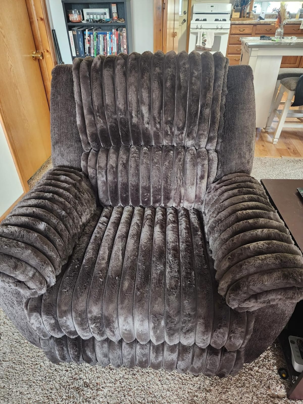 Oversized Power Recliner Zero Gravity with USB Port for Big Man Faux Fur Electric Extra Large Reclining Chairs for Living Room Soft Lumbar Support,26