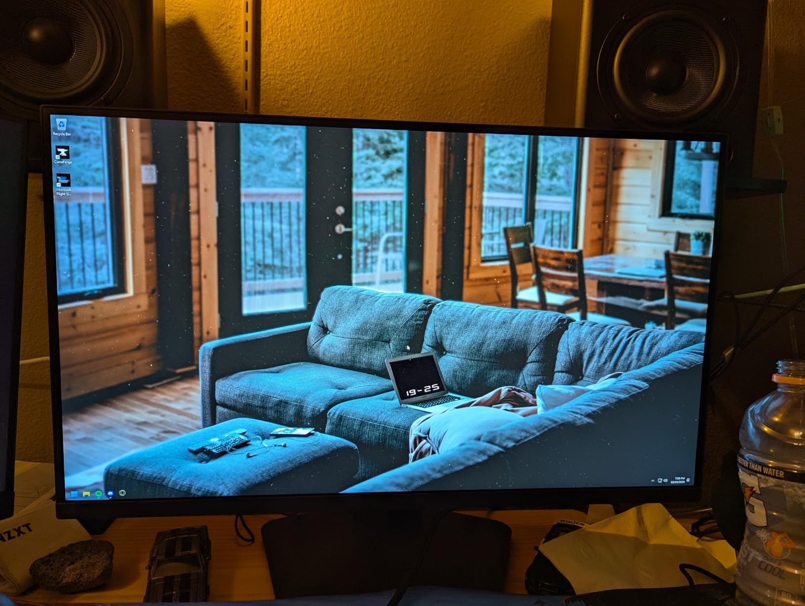 LG 27G610A-B 27-inch Ultragear QHD (2560 x 1440) IPS Gaming Monitor, 200Hz, 1ms, AMD FreeSync Premium, VESA DisplayHDR 400, HDMI, DisplayPort, Tilt/Height/Swivel/Pivot Stand, Black customer photo 1