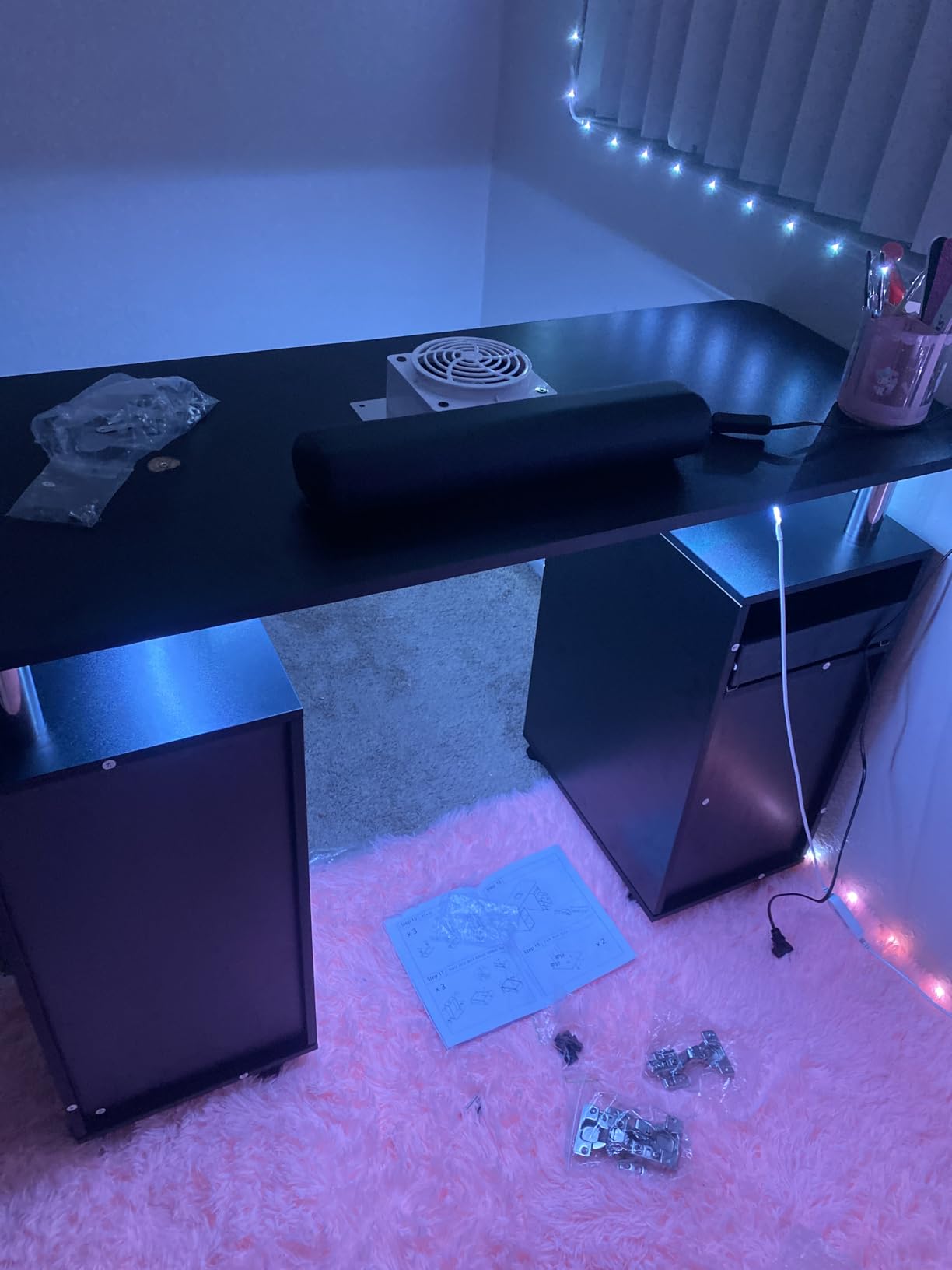 Nail Desk for Nail Tech w/Electric Dust Collector, Rolling Manicure Table w/Lockable Wheels, Storage Drawers, Wrist Cushion, Acetone Resistant, for Nail Beauty Salon Workstation (White) customer photo 1