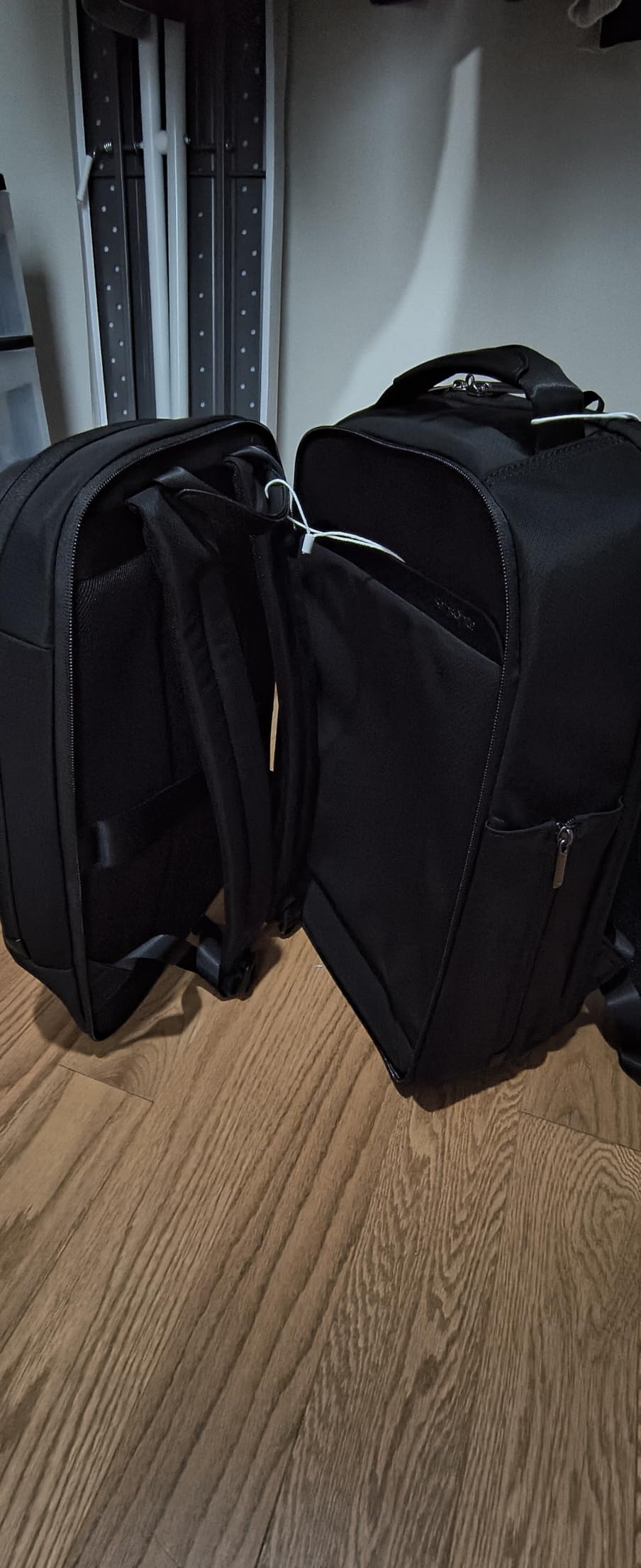 Samsonite Paralux 2-in-1 Travel Backpack, Converts into Main Bag + Go Bag, Lay-Flat Packing, StackIt™ Strap, Laptop Sleeve & Integrated AirTag™ Holder - Business & Adventure Travel Bag - Black customer photo 2