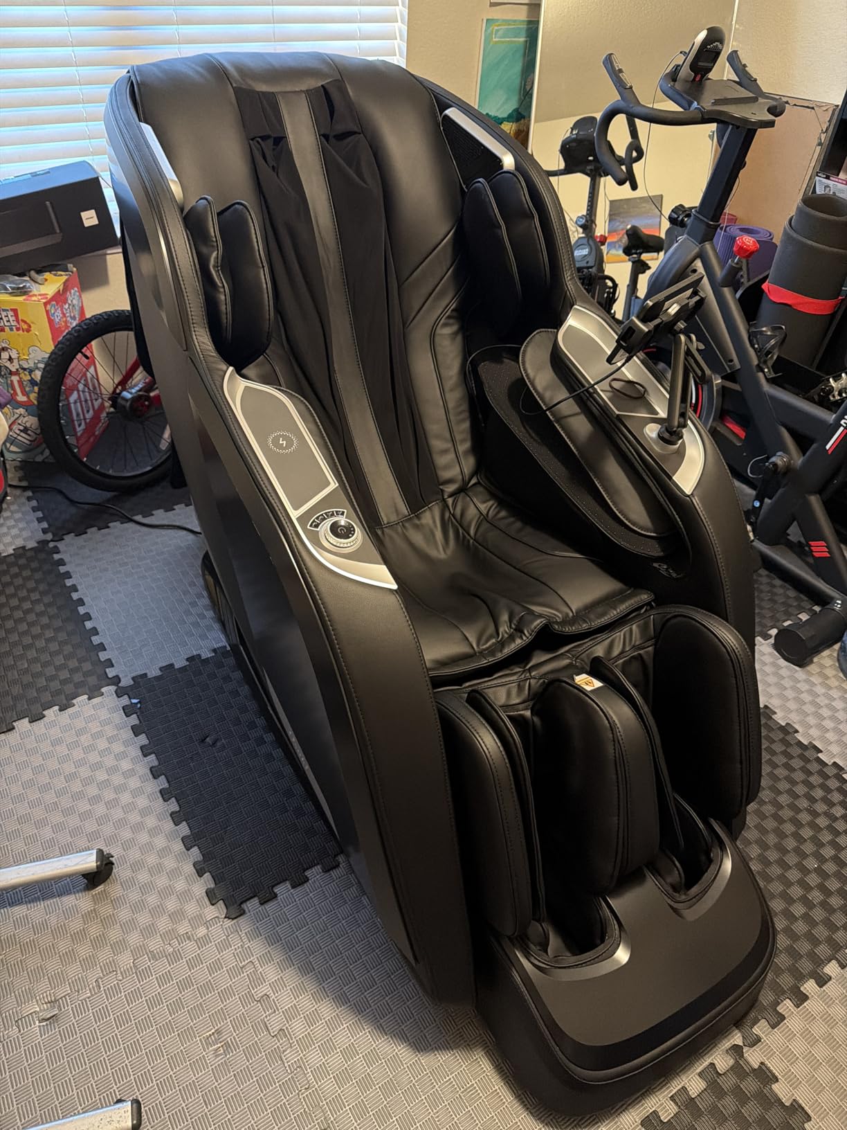 Osaki Vibe 4D Massage Chair, SL-Track Zero Gravity Recliner (Taupe) | For Desk-Day Back, Neck & Leg Tension, 4D Zero-Gravity Massage, Deep Calf & Foot Relief, Fits Small Apartments, Heated customer photo 1