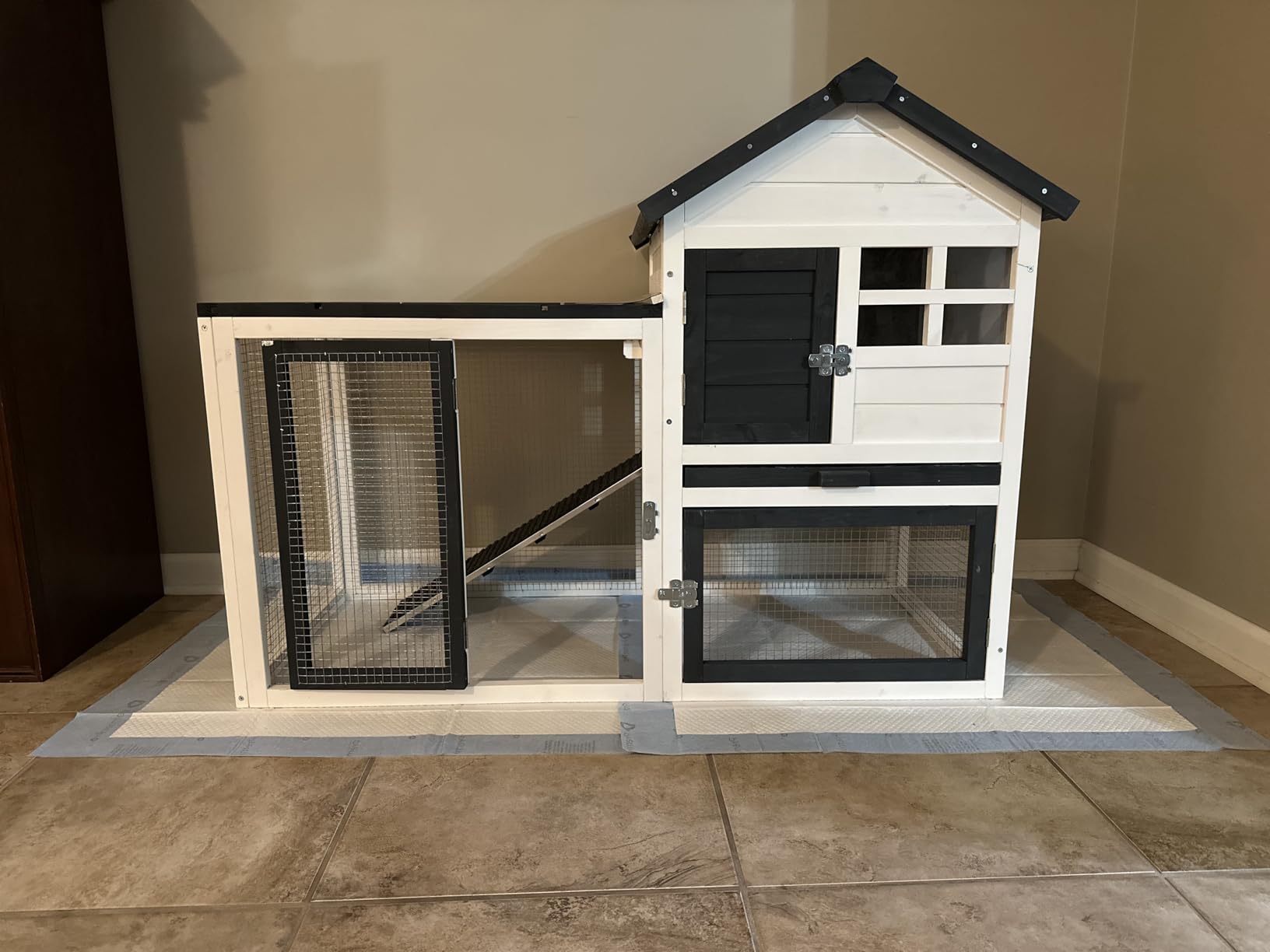 FunXplore Bunny Hutch Indoor Outdoor Rabbit Cage Chicken Coop Animal House with Wire Floor Above Pull-Out Tray, Chew-Resistant Ramp & Entrance, Openable Waterproof Roof & UV-Resistant Roof customer photo 2