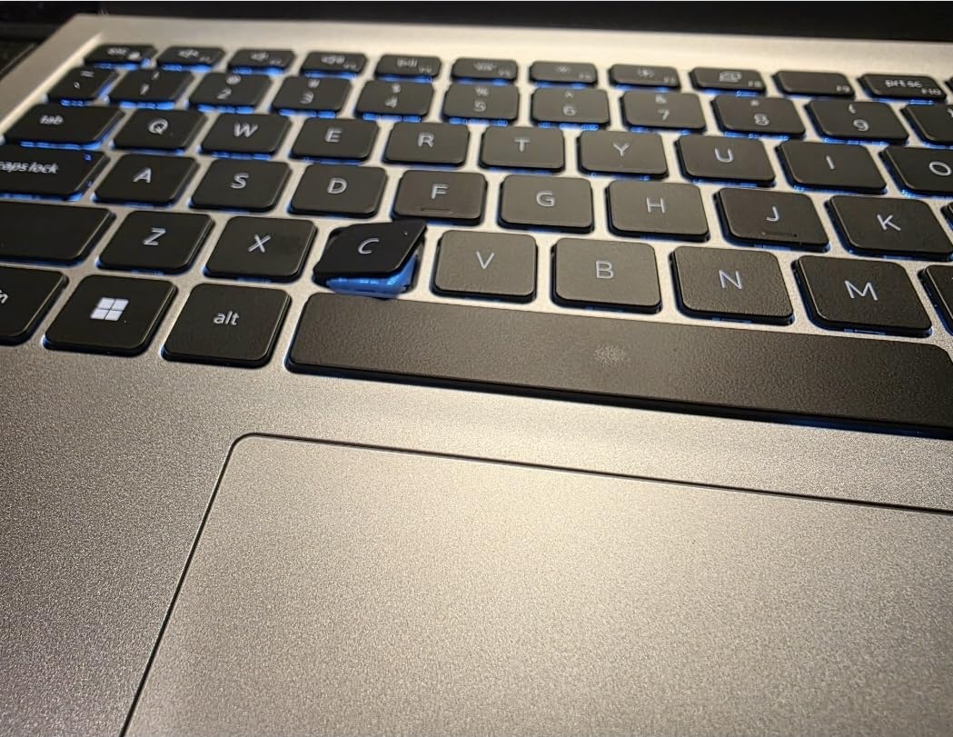 Dell 15.6 Laptop, FHD, Intel Core i7 1355U, 16GB RAM, Windows 11 | 250 nits Anti-Glare IPS, Intel UHD Graphics, DDR5, 512GB SSD, Backlit Keyboard, Wi-Fi 6, Business Ready, DC15250 customer photo 1