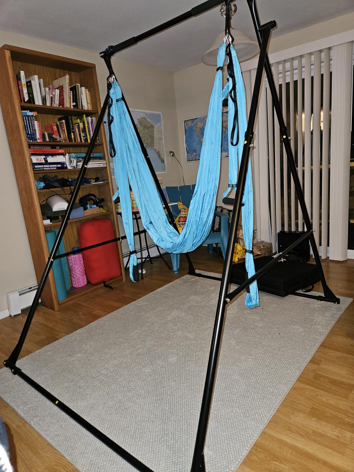 VEVOR Aerial Yoga Frame & Hammock, 551.15 lbs Load Capacity, 9.68 ft Height Professional Training Swing Stand Comes with 13.1 Yards Aerial Hammock, Yoga Rig for Indoor Outdoor customer photo 1