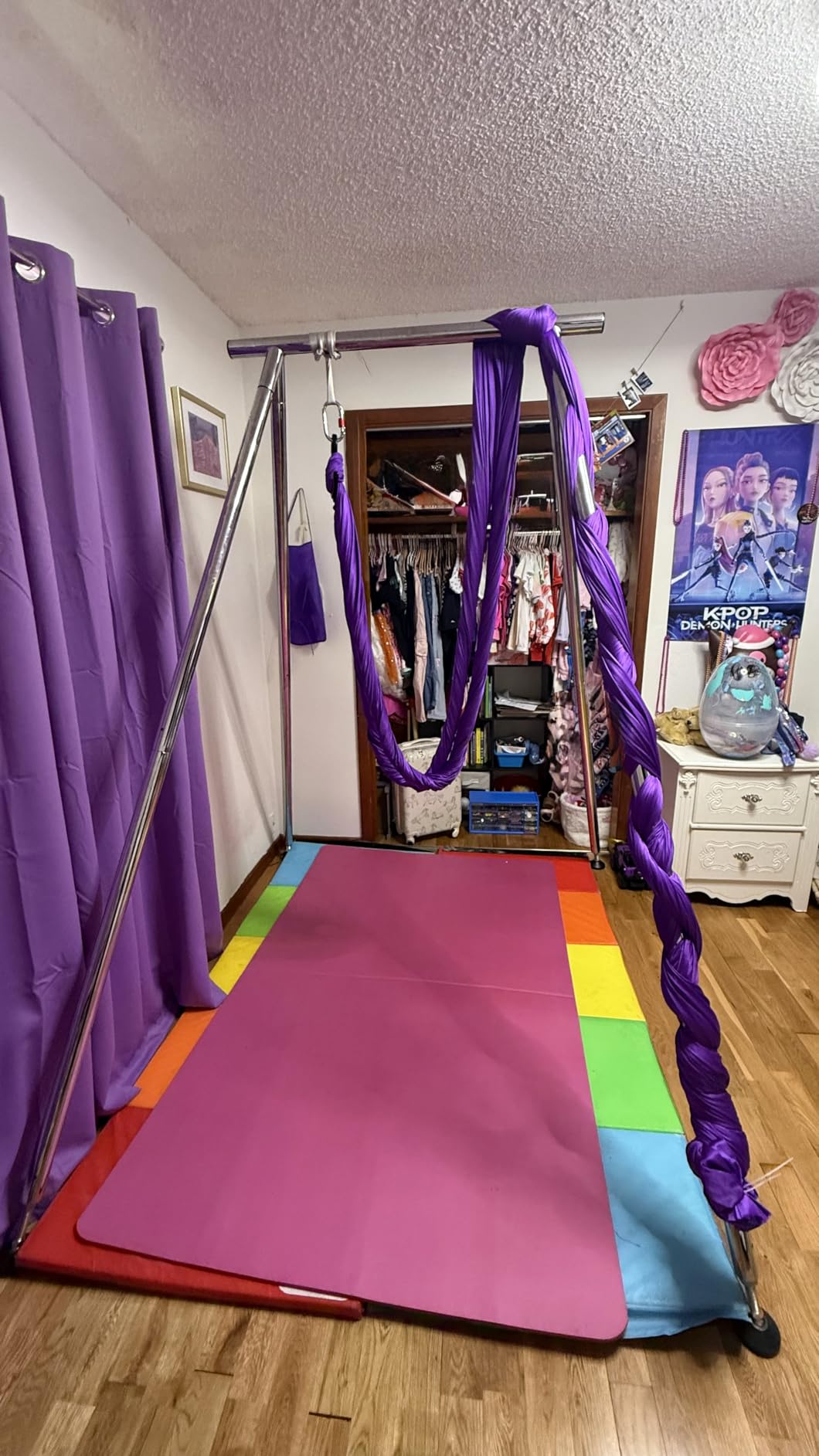 VEVOR Aerial Yoga Frame & Hammock, 551.15 lbs Load Capacity, 9.68 ft Height Professional Training Swing Stand Comes with 13.1 Yards Aerial Hammock, Yoga Rig for Indoor Outdoor customer photo 2