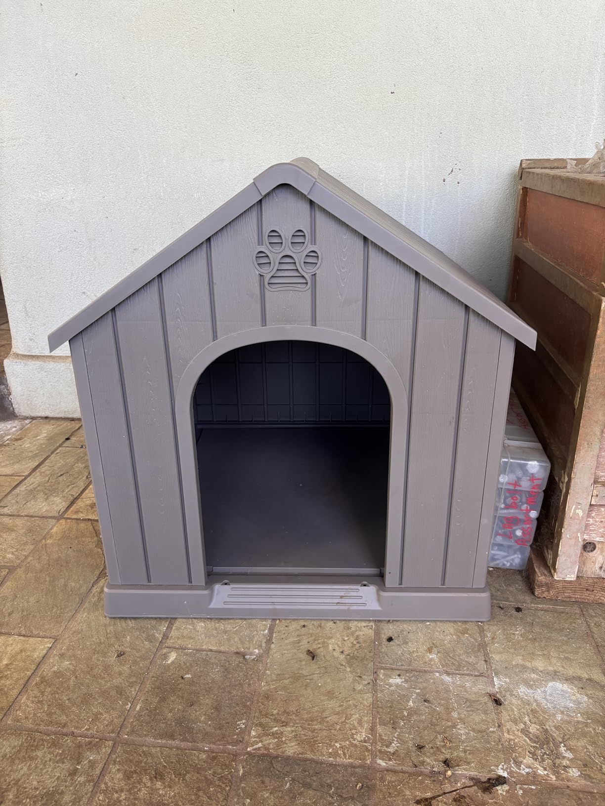 Bifanuo Outdoor Indoor Dog House for Small & Medium Dogs - Weatherproof Shelter with Elevated Floor, Hidden Vents & Tool-Free Assembly (Classic Grey, 26.18