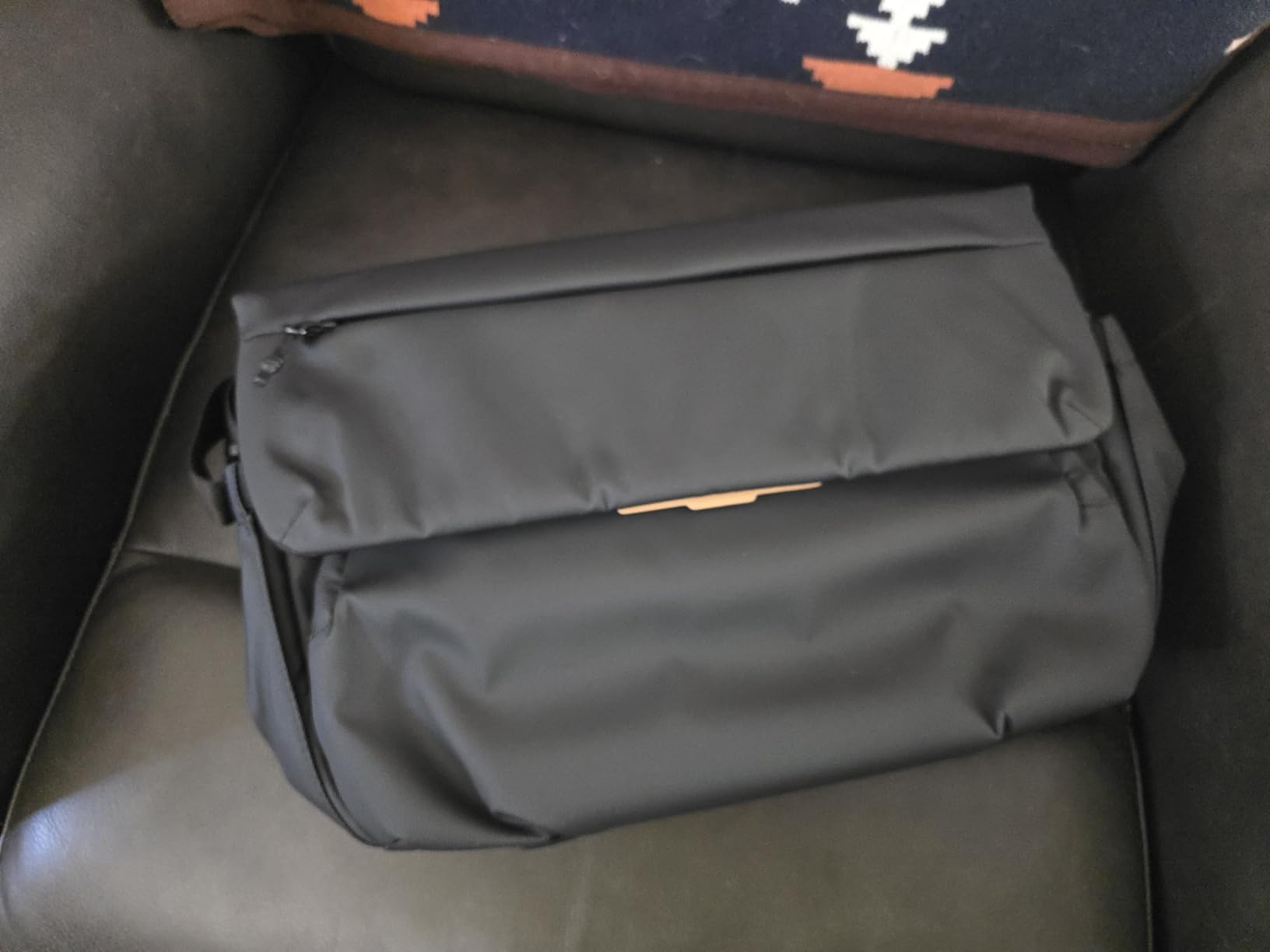 K&F CONCEPT Camera Sling Bag 15L Crossbody Bag with Laptop Compartment, Water-Resistant Magnetic Flap, Quick Access customer photo 2