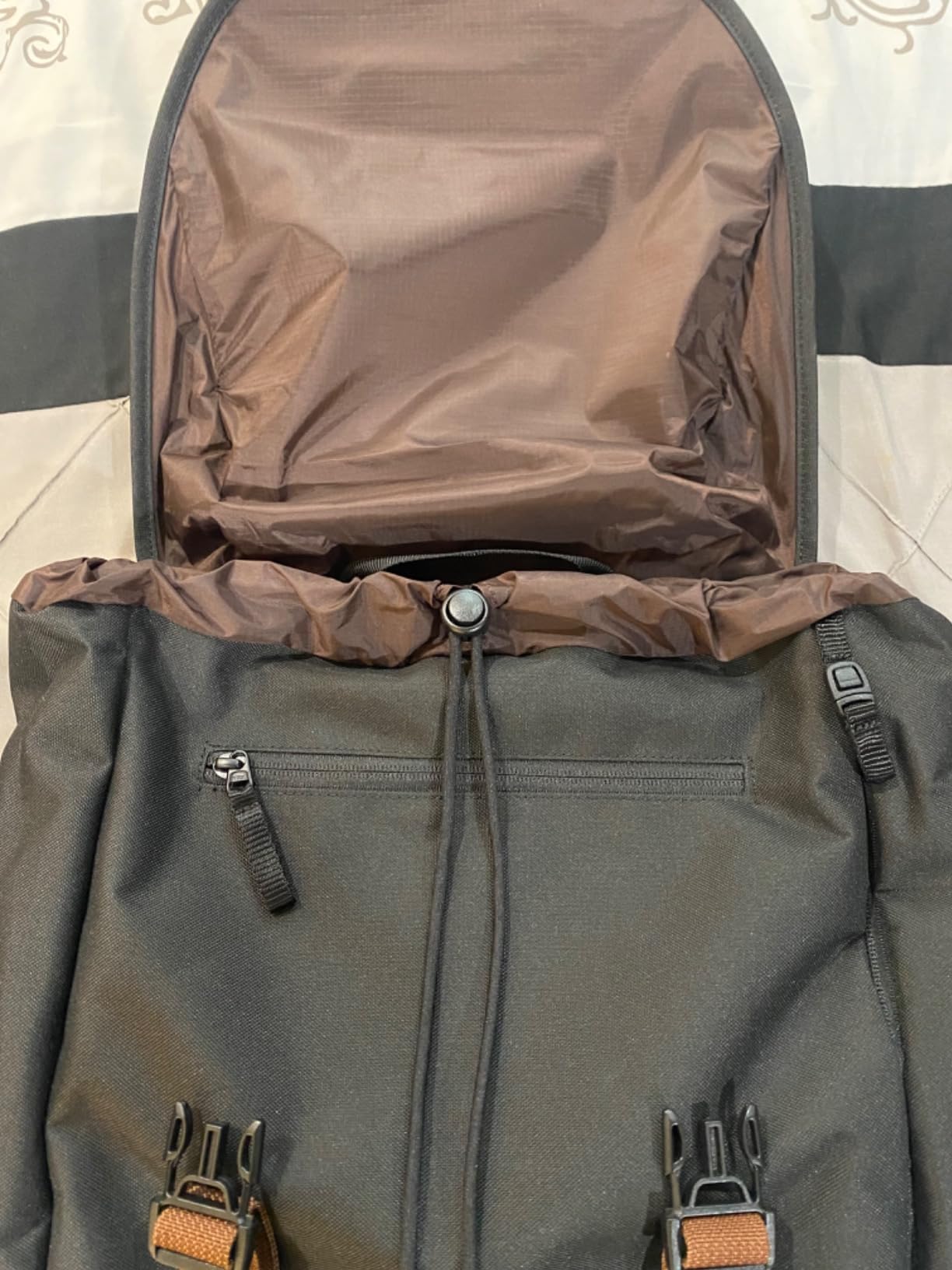 tomtoc Flap Laptop Backpack, Lightweight, Water-Resistant Casual Daypack, Durable Work-pack, Vintage Classic Rucksack for 13-16 Inch Laptop, 22L customer photo 2