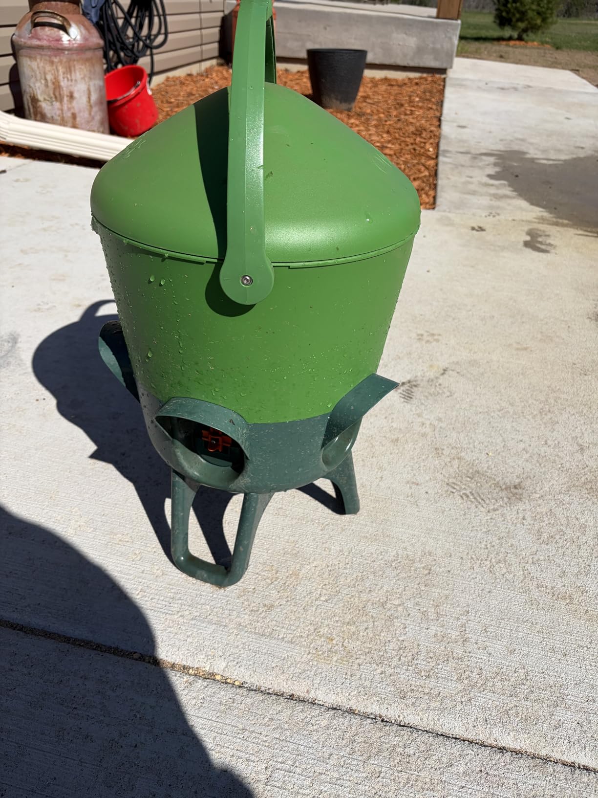 Omlet Insulated Chicken Waterer, 3 Gallon | Stay-Clean Automatic Water Dispenser for Chickens | BPA-Free | Anti-Roost Domed Lid | Includes 5 Cups & Nipples | Eglu Green customer photo 2