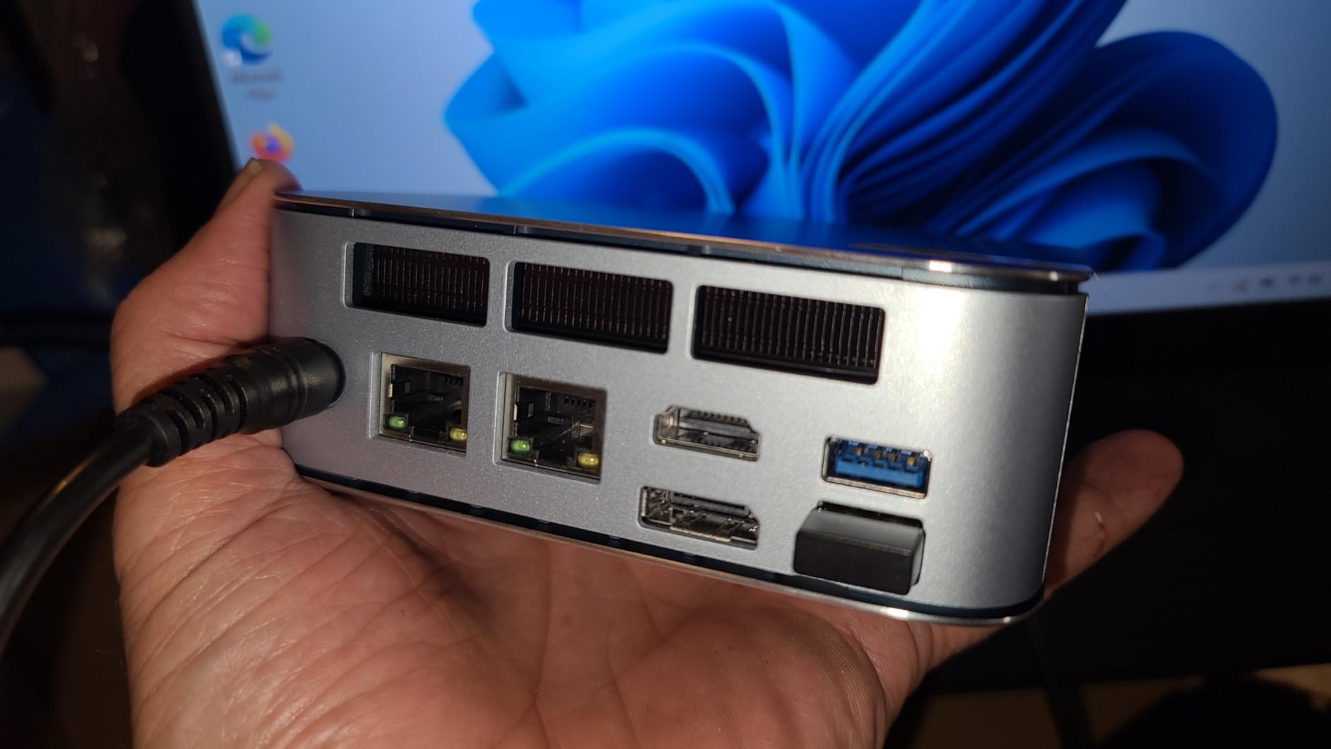 Getorli Mini PC AMD Ryzen 7 6800H(Beats 7640HS/7730U), 32G LPDDR5 1TB NVMe SSD Desktop Computer, Triple Display 4K, WiFi 6, BT 5.3, Dual LAN, Mini Gaming PC for Office, Video Editing, Home Theater customer photo 1