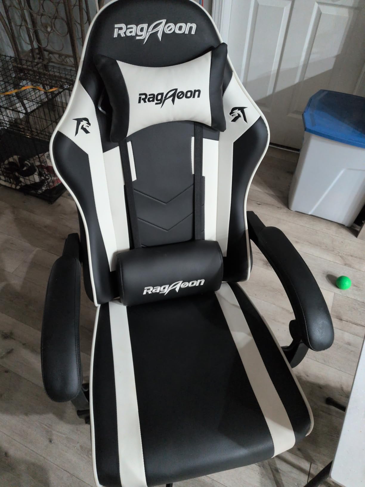 Gaming Chair for Adults Gamer Game Ergonomic PC Chair, 7-Point Support | Pocket Springs & Foam, 51cm Wide Seat, Sync Armrests, 90°-135° Backrest, PU Leather, Black and White, 400lbs Load customer photo 1
