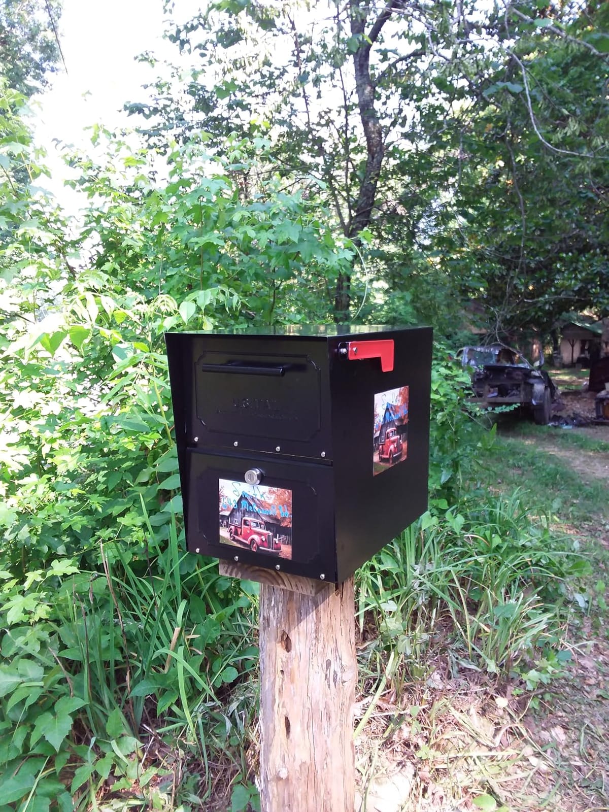 Architectural Mailboxes Oasis Classic Locking Post Mount Mailbox, Black, XL customer photo 2