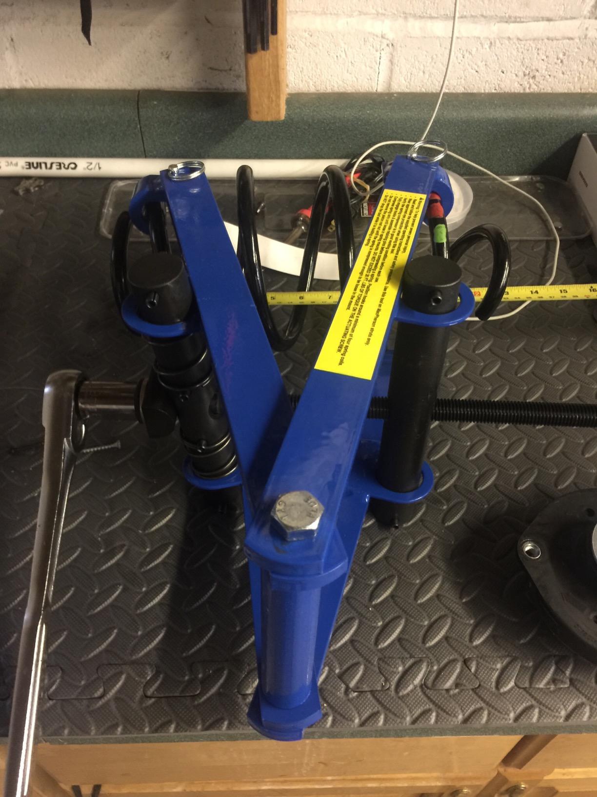 OTC 6494 Clamshell Strut Spring Compressor - Impact Wrench Compatible customer photo 1