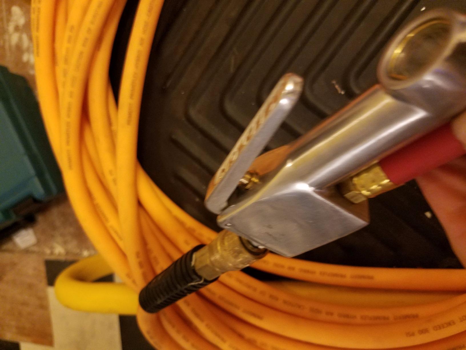 New & Improved - Tire Inflator Gauge with Dual Head Air Chuck 15” Air Hose 10-160 PSI customer photo 2