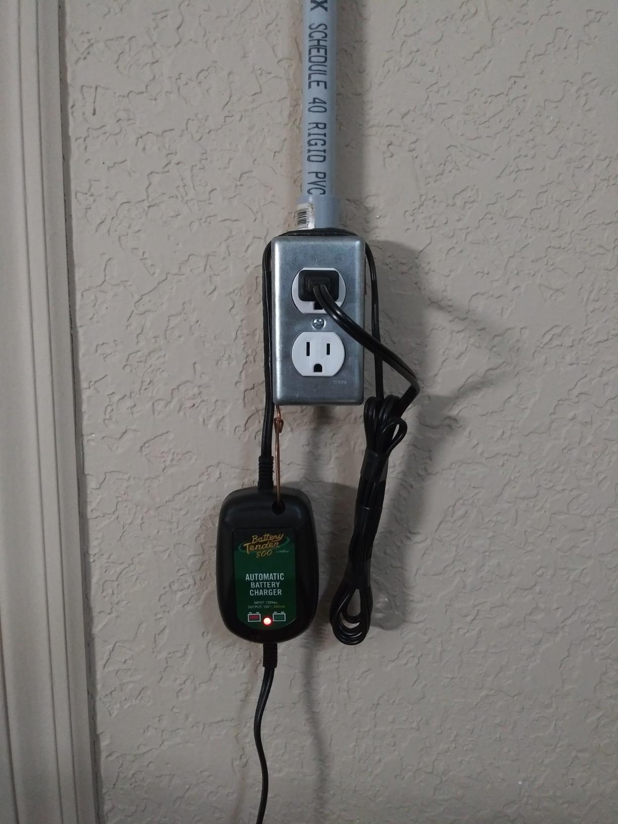 Battery Tender 800 is a SuperSmart Battery Charger that will Constantly Monitor, Charge, and Maintain your Battery. It's Encapsulated and Protected from Moisture by an Electrical Insulation customer photo 1