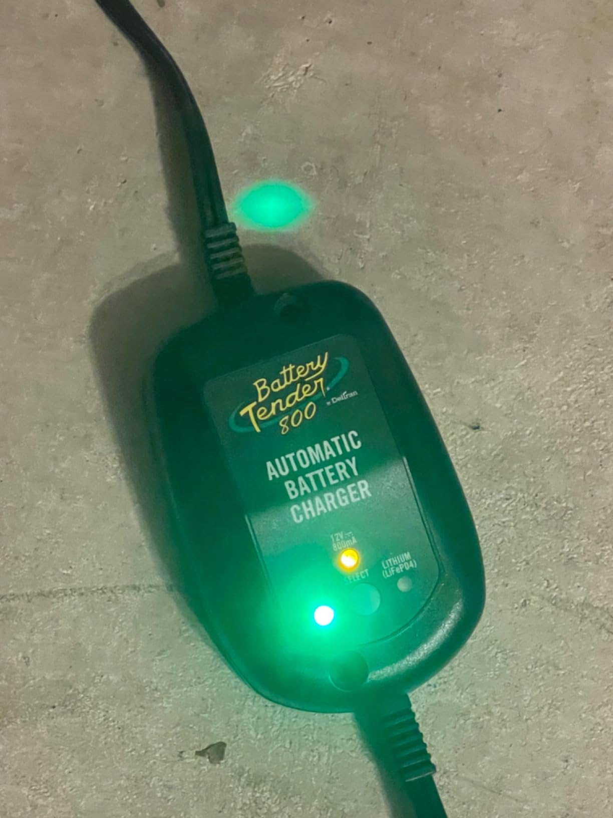 Battery Tender 800 is a SuperSmart Battery Charger that will Constantly Monitor, Charge, and Maintain your Battery. It's Encapsulated and Protected from Moisture by an Electrical Insulation customer photo 2