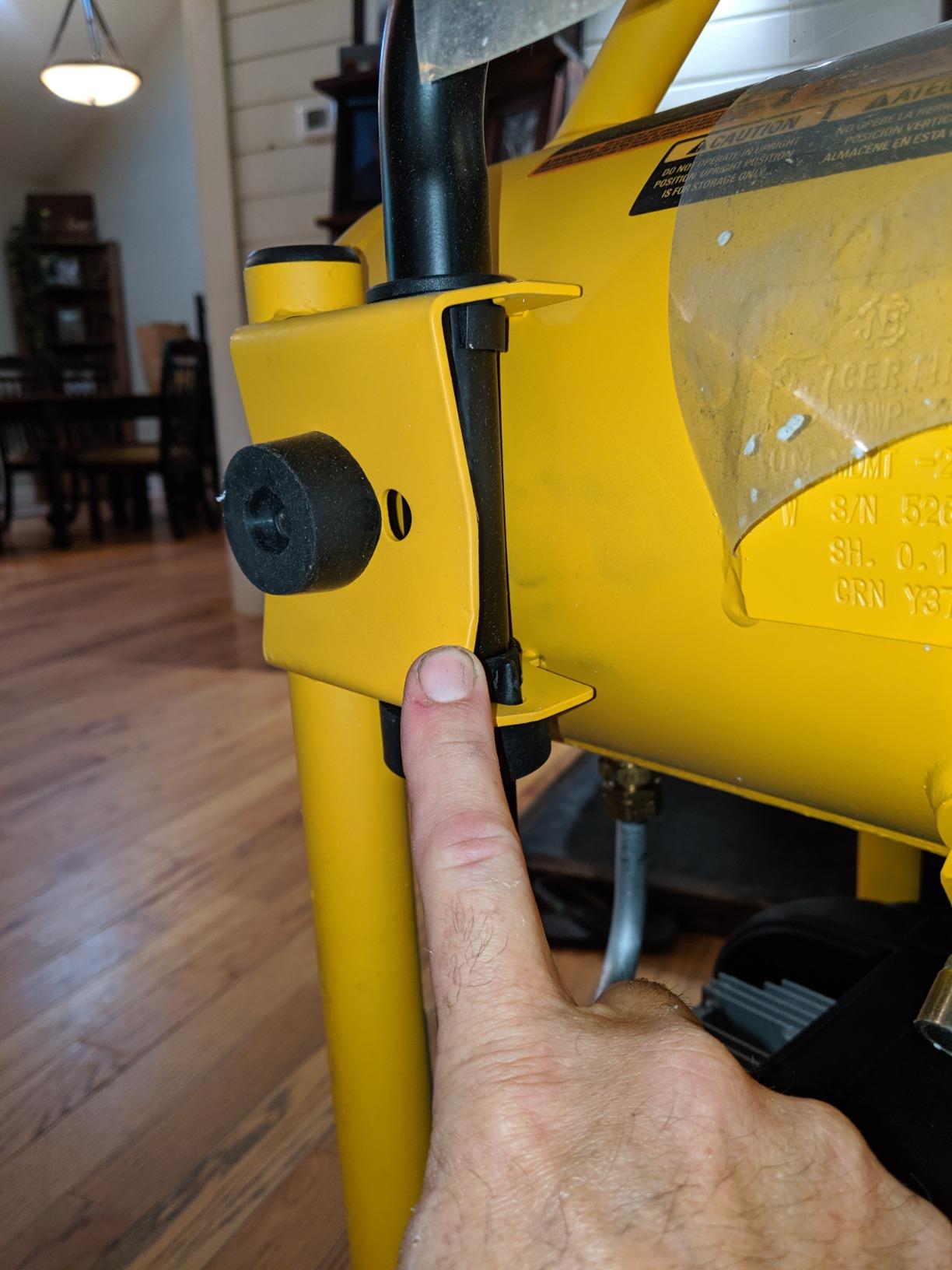 DEWALT Air Compressor, 225-PSI Max, Hand Carry with Wheels, 4-1/2 Gallon (D55146) customer photo 2