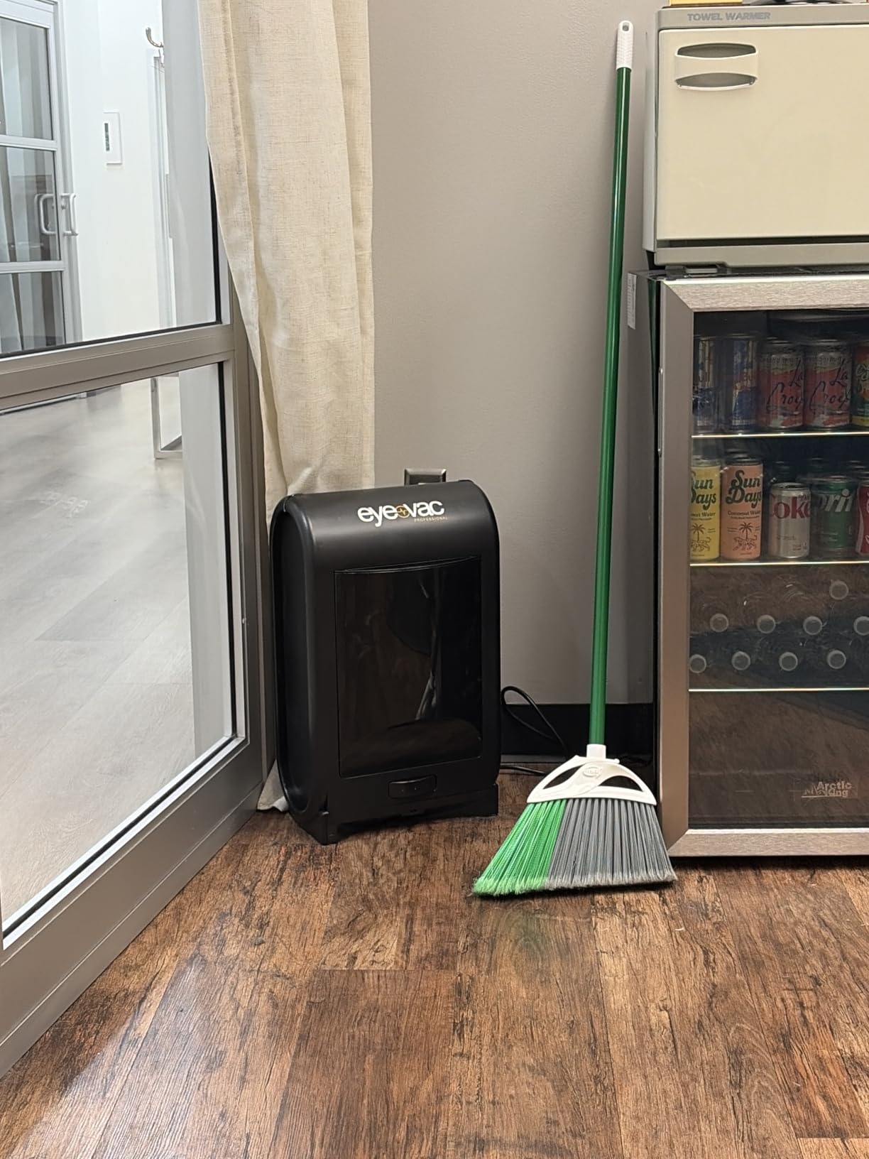 EyeVac Pro Touchless Vacuum Automatic Dustpan - Ultra Fast & Powerful - Great for Sweeping Salon Pet Hair Food Dirt Kitchen, Corded Canister Vacuum, Bagless, Automatic Sensors, 1400 Watt (Black) customer photo 2