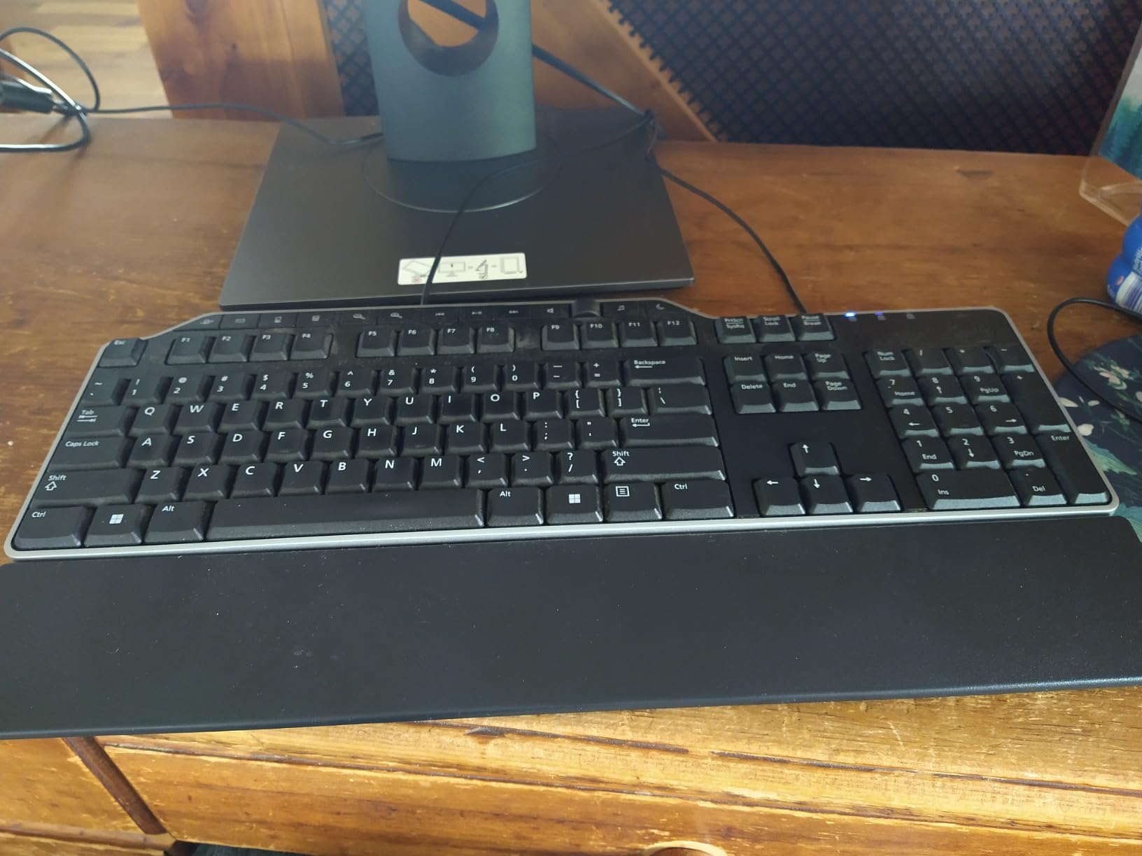 Logitech K120 Full Size Wired Keyboard USB Plug-and-Play Windows - Black customer photo 2