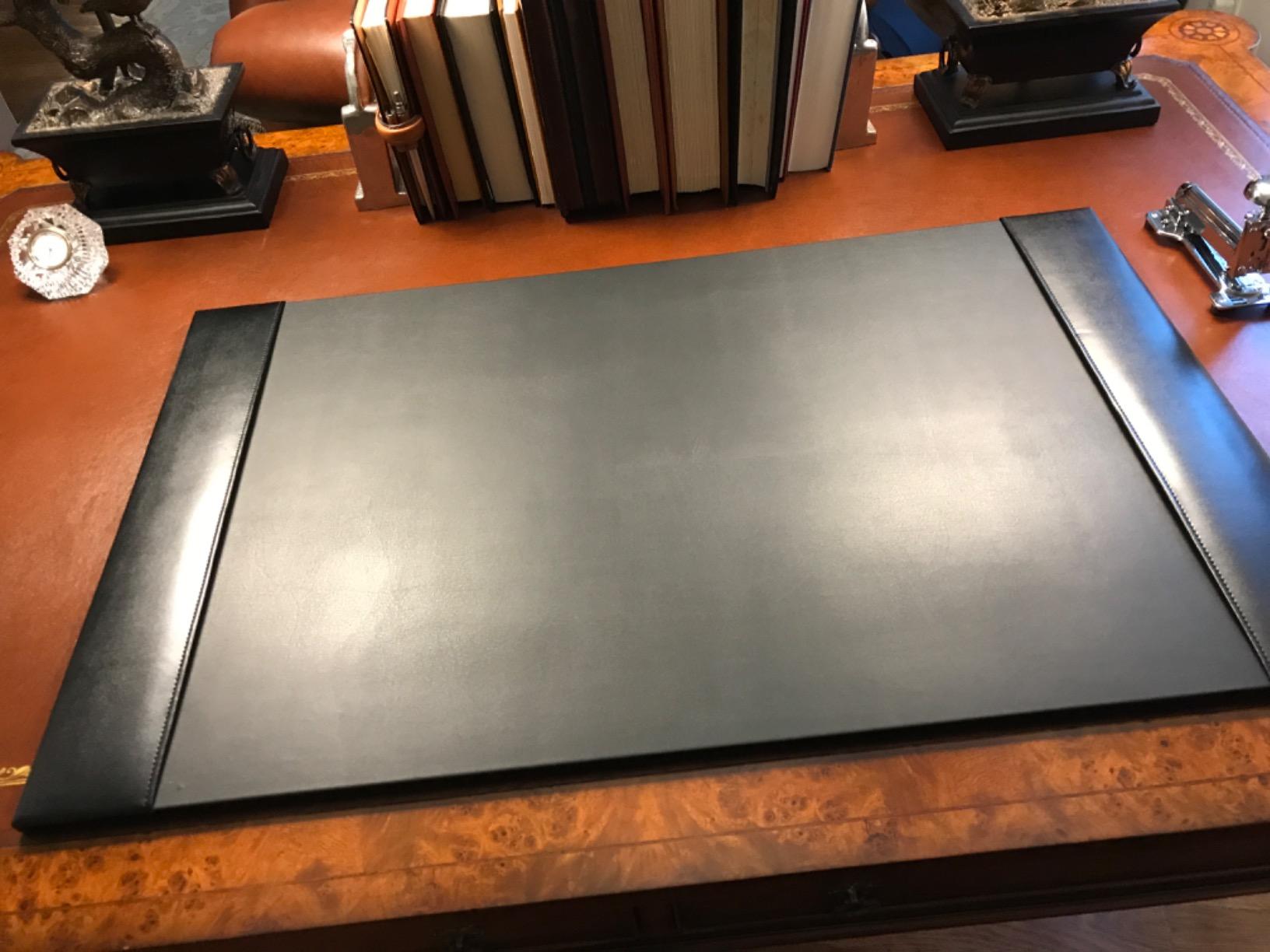 Dacasso Bonded Pad with Side Rails Luxury Leather Desk Blotter for Writing, 30 x 18, Black customer photo 2