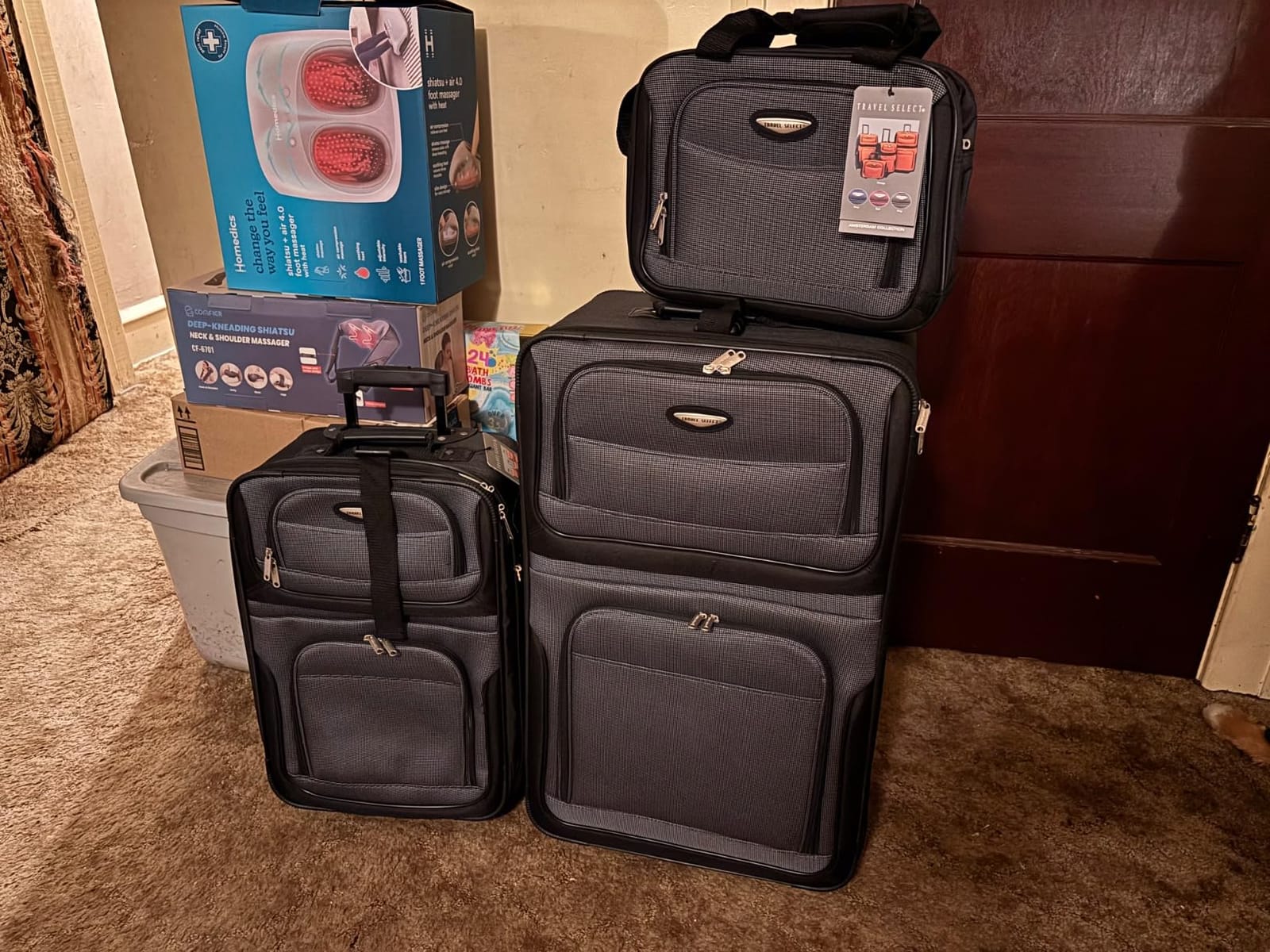 Travel Select Amsterdam Softside Expandable Luggage with Rolling Wheels, Orange, 4-Piece Set (15/21/25/29) customer photo 2