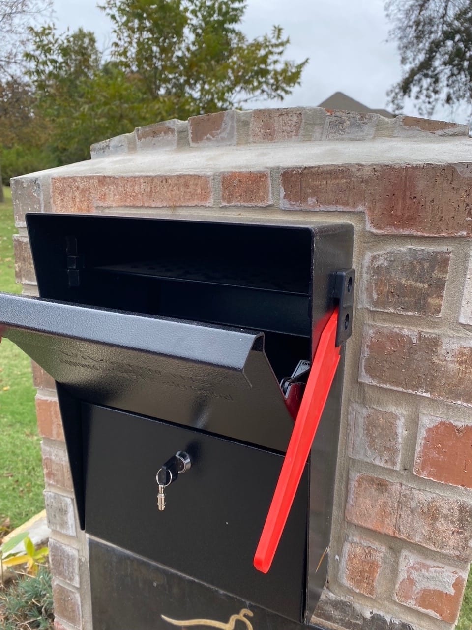 Mail Boss Package Master Locking Post Mount Package Mailbox, USPS Approved customer photo 2