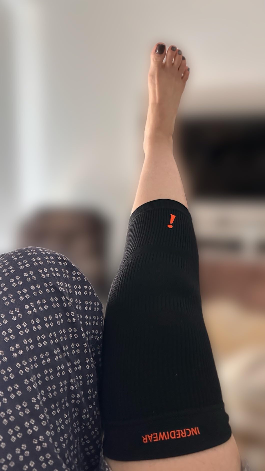 Incrediwear Knee Sleeve – Knee Braces for Knee Pain, Joint Pain Relief, Swelling, Inflammation Relief, and Circulation, Knee Support for Women and Men customer photo 2