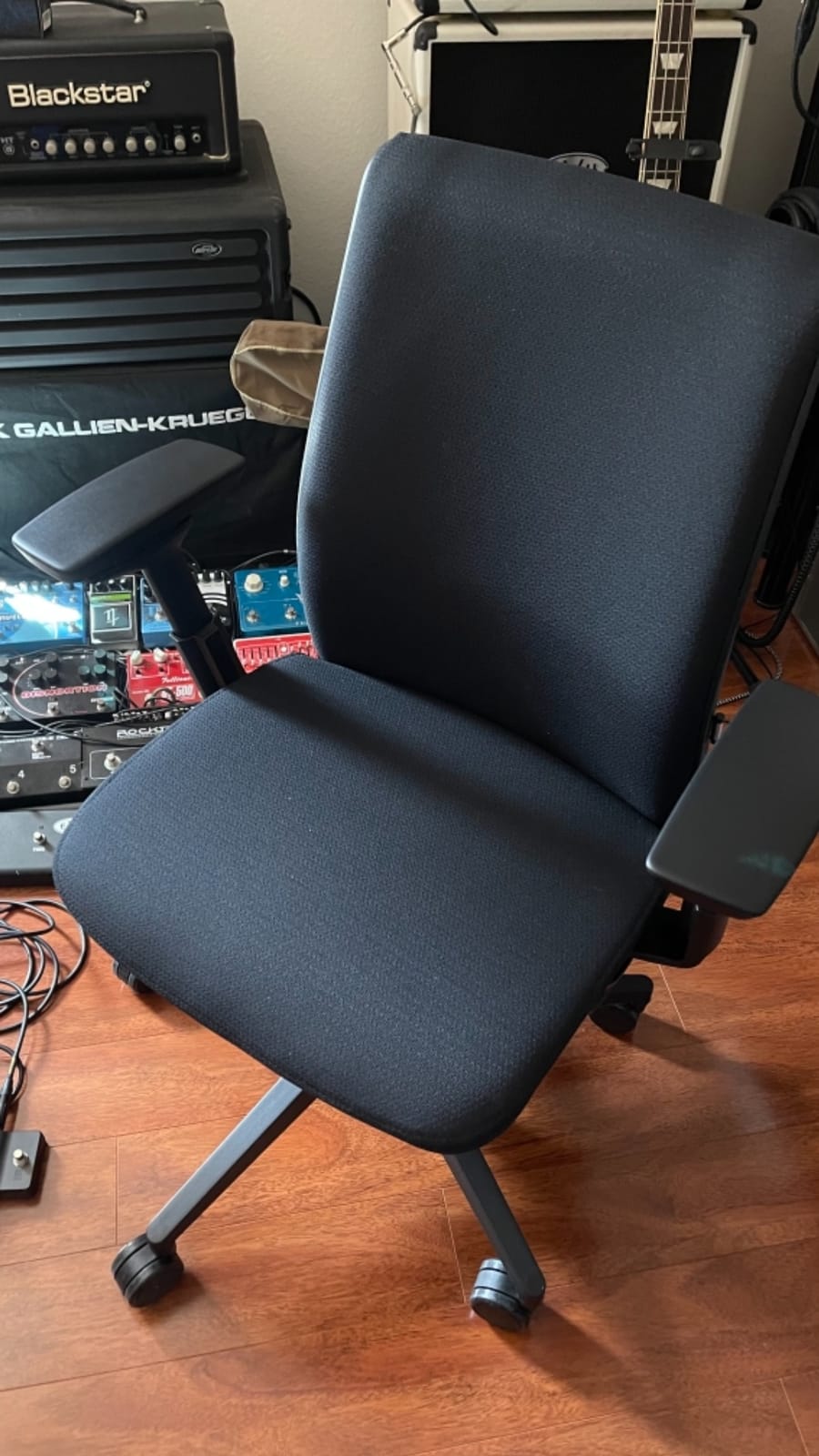 Think Chair, Sophisticated Multi-User, Black | Five Points of Adjustability, Ergonomic Office Chair, Spine Comfort, Lumbar Support & Adjustable Arms customer photo 2